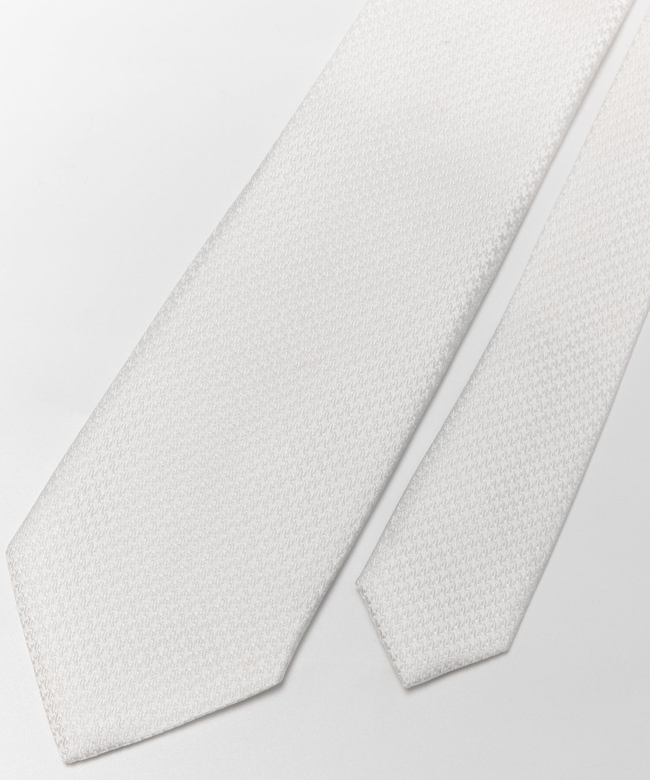 Franco Spada (フランコスパダ) 千鳥格子柄無地フォーマルネクタイ:白