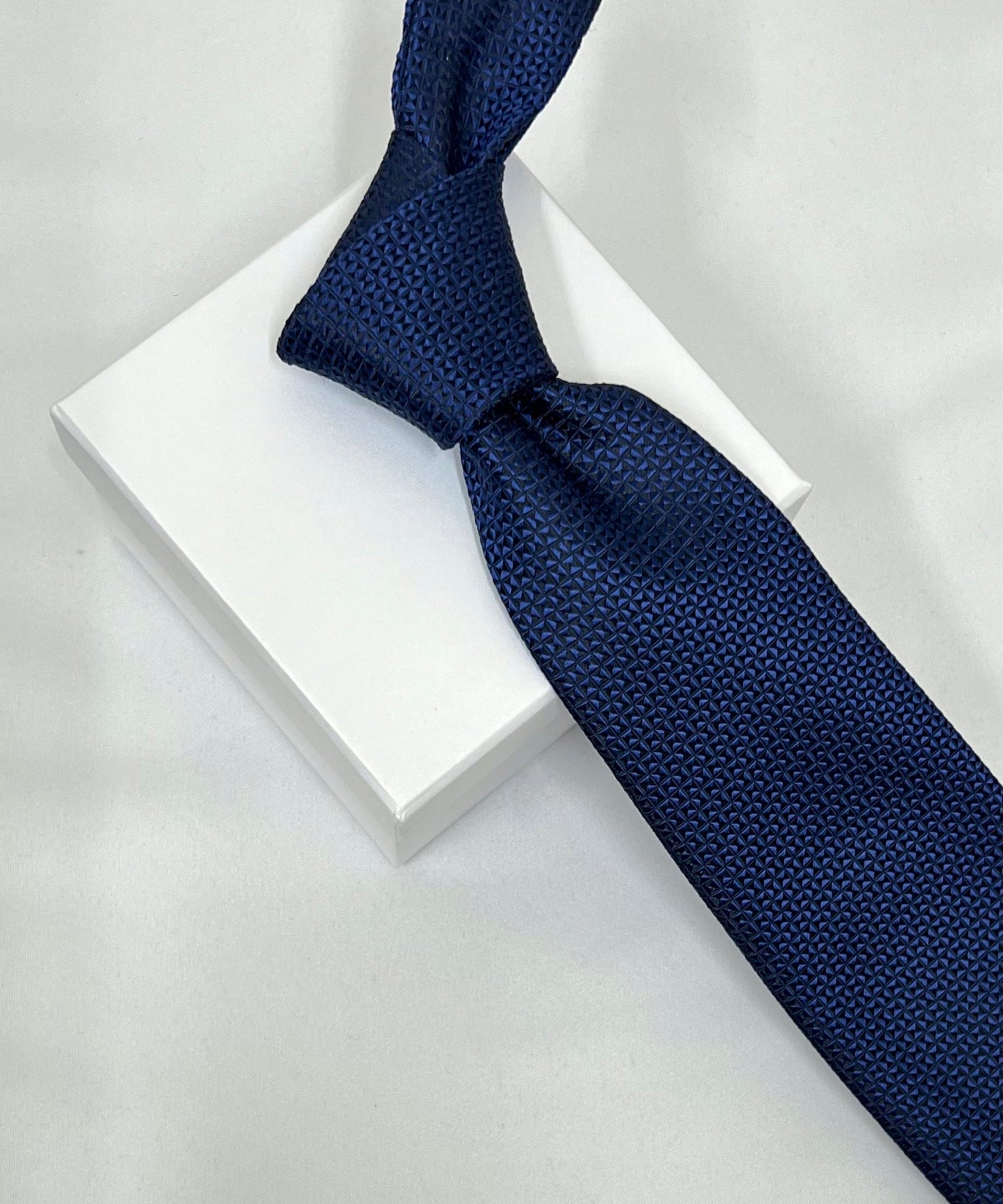 Franco Spada ( フランコスパダ )  ヴィンテージ調スモールジオメトリックソリッドネクタイ:ダークブルー