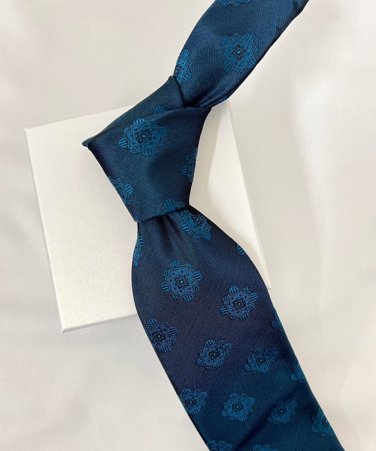 Franco Spada ( フランコスパダ )  ヴィンテージメダリオン無地調ネクタイ:フォレストブルー