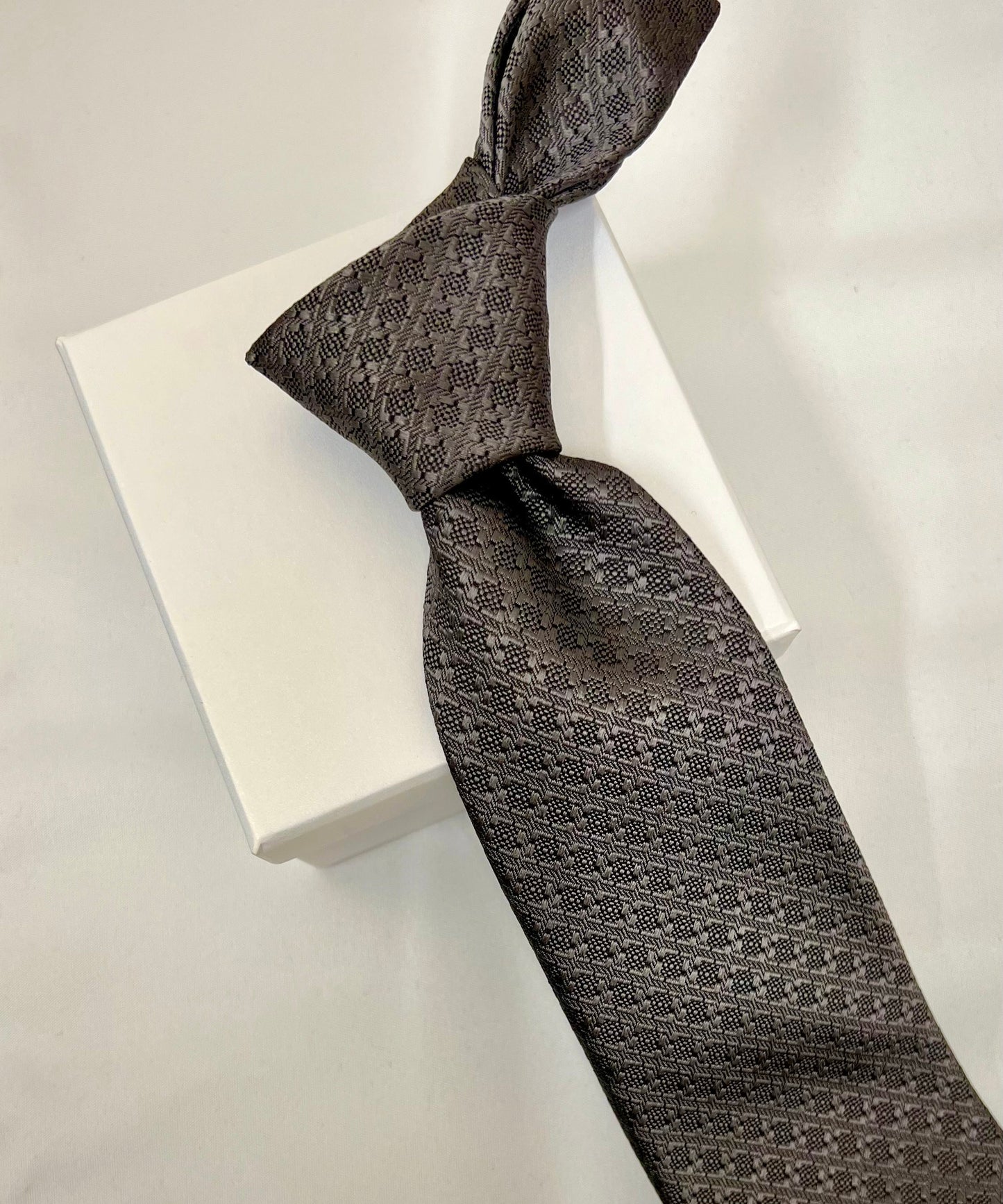 Franco Spada ( フランコスパダ )  ヴィンテージ調ジオメトリックソリッドネクタイ: サンドベージュ