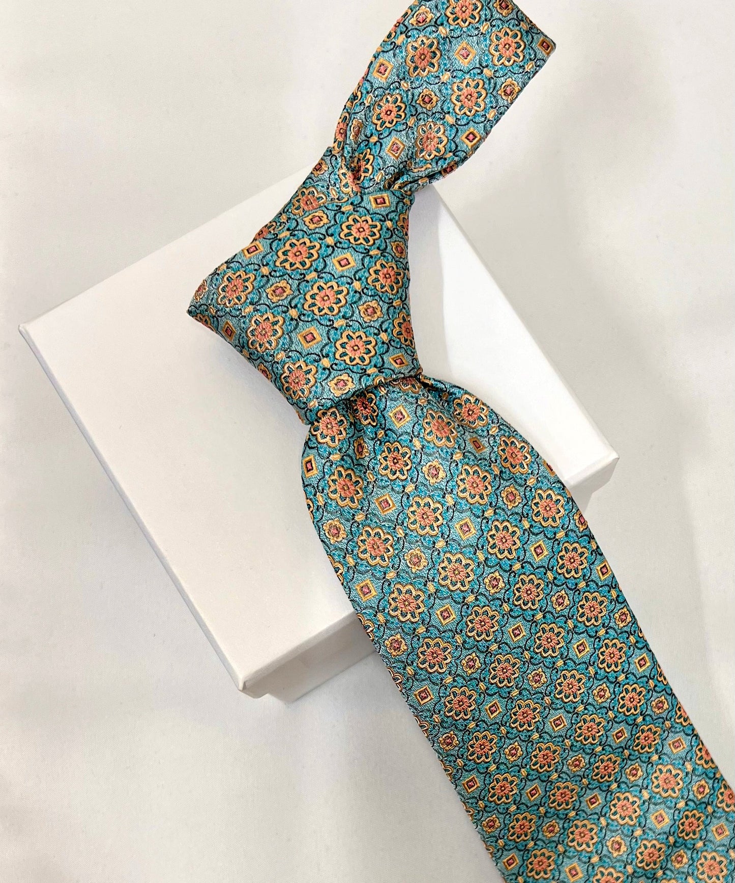 Franco Spada ( フランコスパダ )  フレンチヴィンテージメダリオンジャガードネクタイ2: グリーン×オレンジ