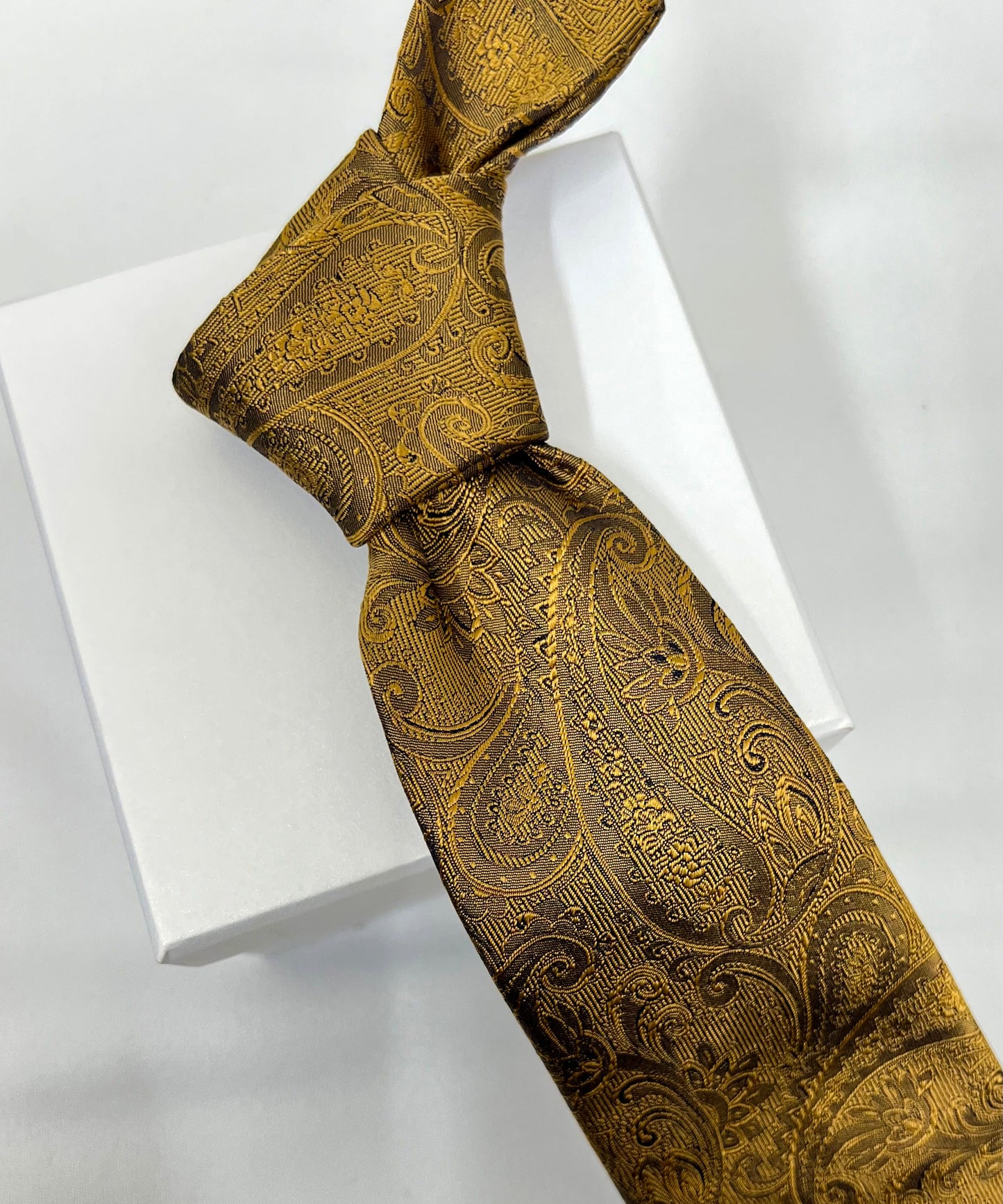 Franco spada ( フランコスパダ ) クラシック更紗ペーズリー無地調ネクタイ:イエローゴールド