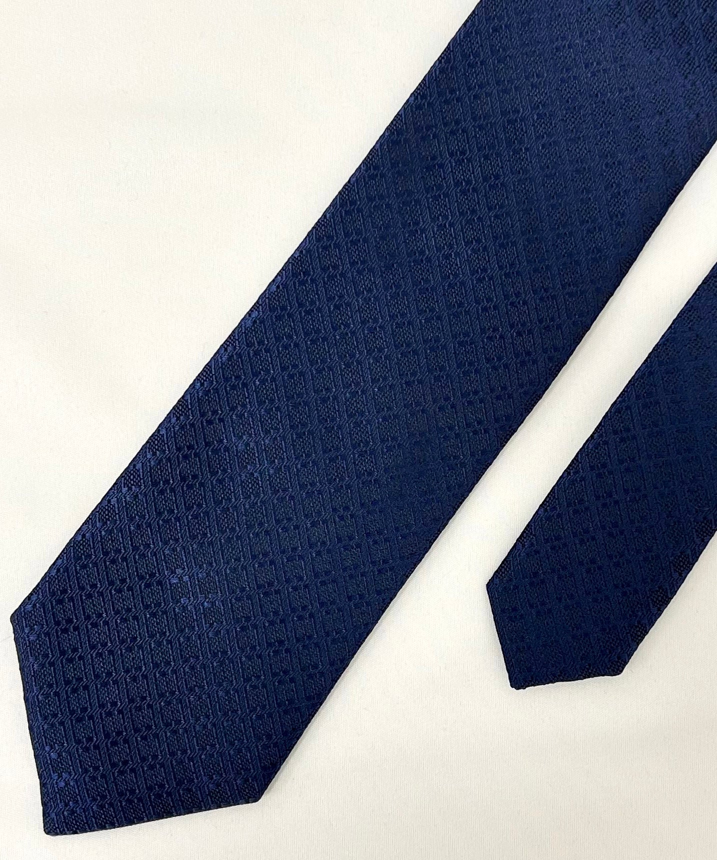 Franco Spada ( フランコスパダ )  ヴィンテージ調ジオメトリックソリッドネクタイ: ネイビーブルー