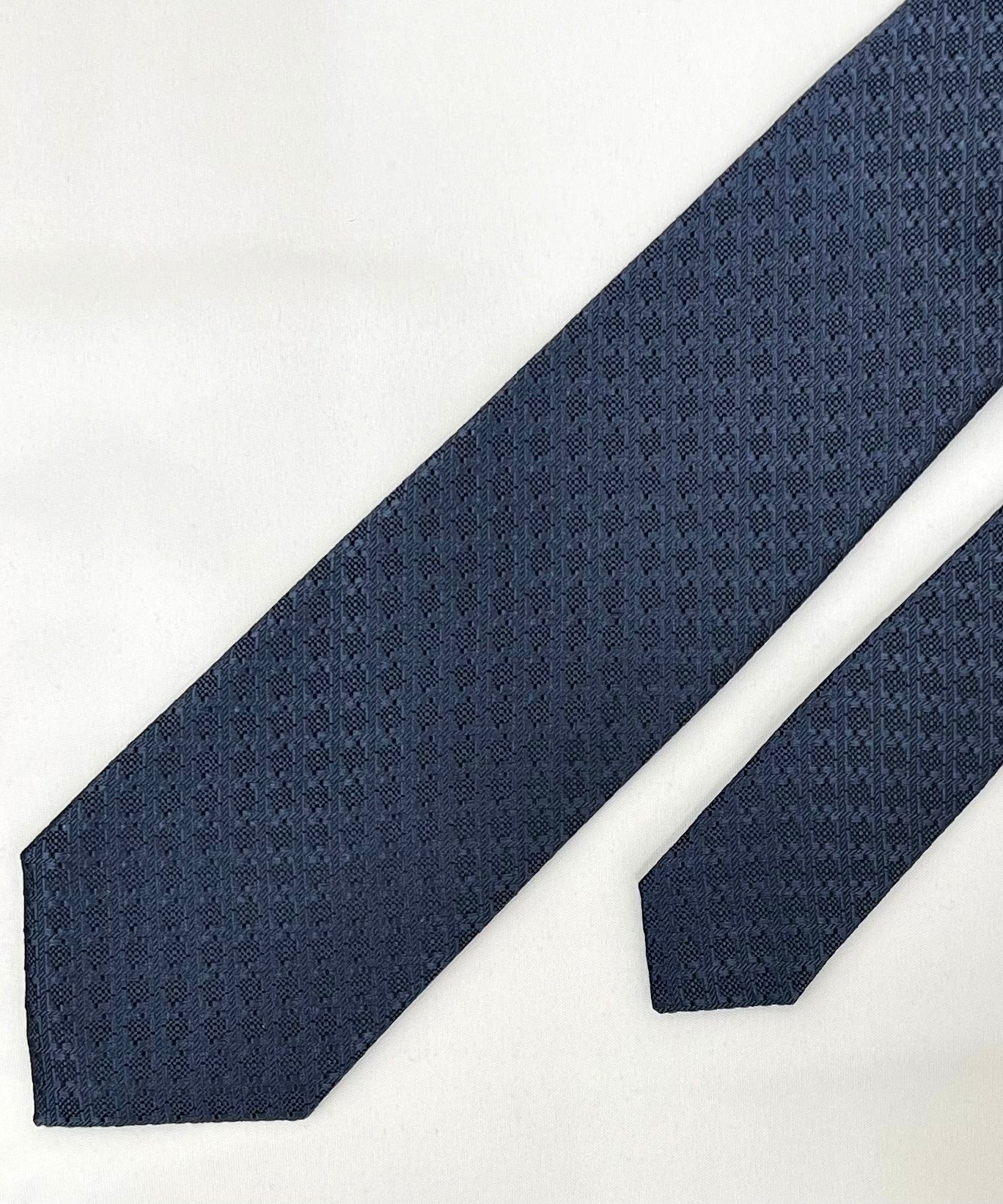 Franco Spada ( フランコスパダ )  ヴィンテージ調ジオメトリックソリッドネクタイ: スチールグレー