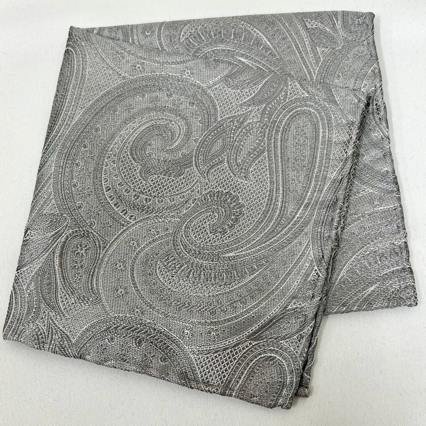 Franco Spada ( フランコスパダ )ハンドロール(手巻き)ポケットチーフ (メランジ無地調大更紗ペーズリー):シルバーグレー