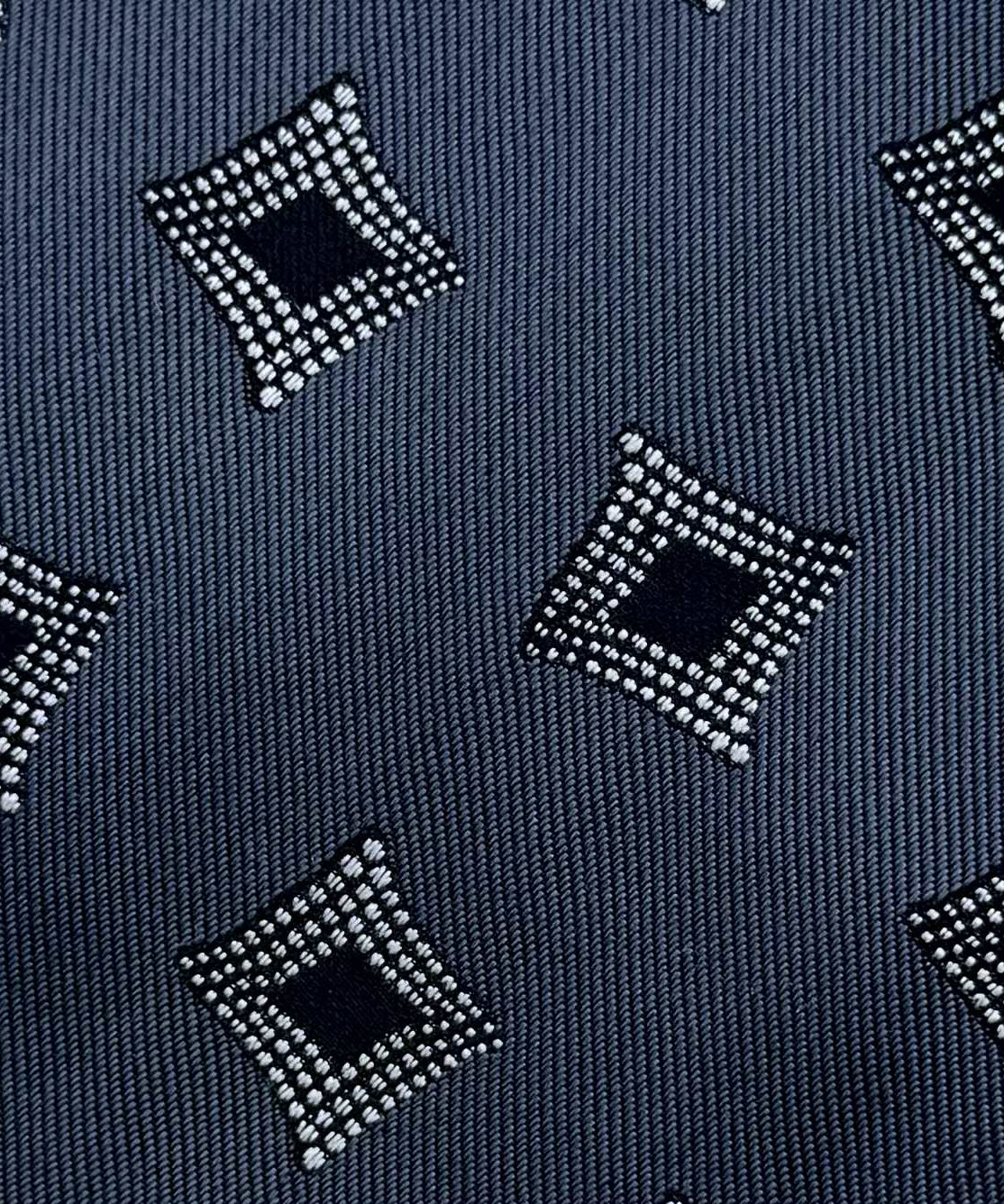 Franco Spada ( フランコスパダ )🆕コンテンポラリーブリティッシュジオメトリックJQネクタイ①:スチールグレー