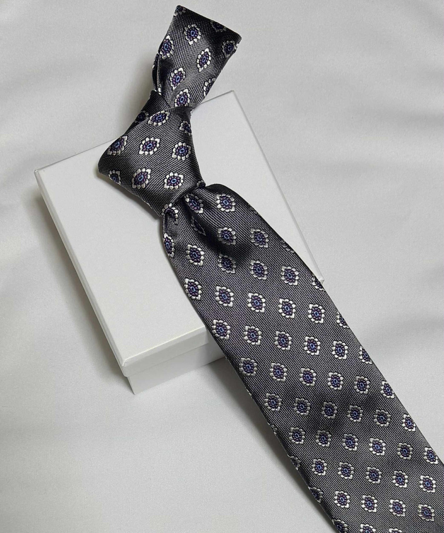 Franco Spada ( フランコスパダ )🆕コンテンポラリーブリティッシュ小紋JQネクタイ：スチールグレー