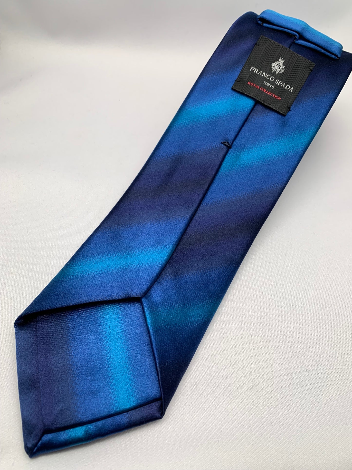 Franco Spada スーパーサテングラデーションマルチストライプネクタイ：ネイビー×ブルーグリーン