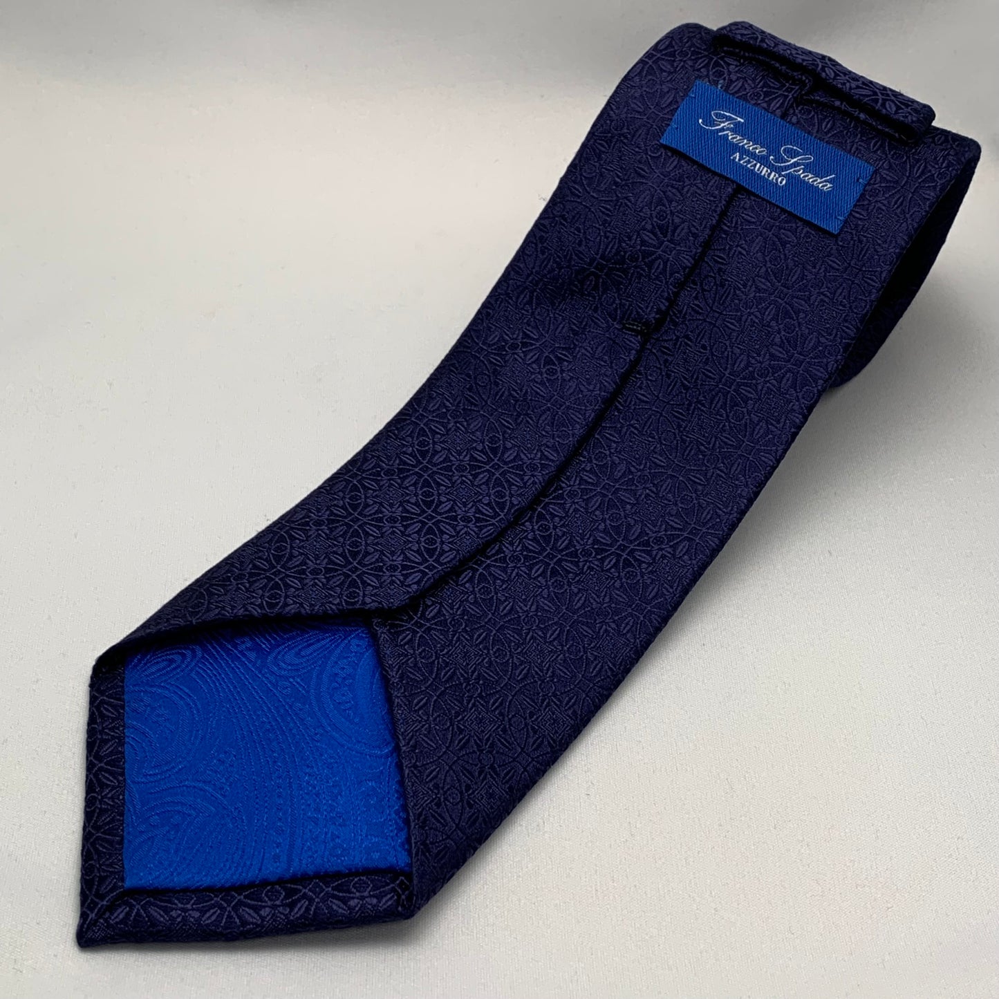 AZZURRO （アズーロ） クラシックメダリオンネクタイ：ネイビー
