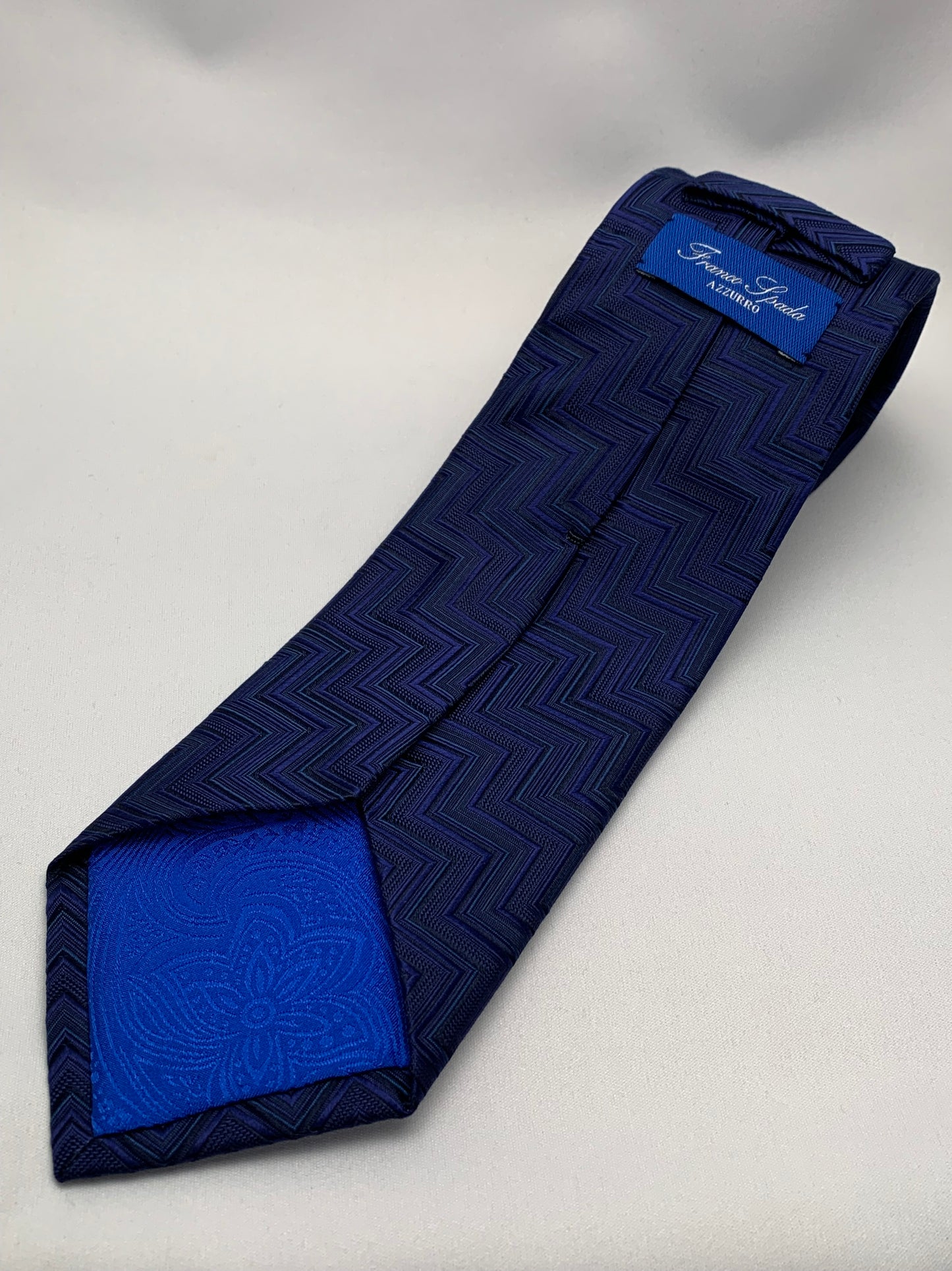 AZZURRO （アズーロ）ジオメトリックヘリンボーンネクタイ：ネイビー×インディゴ