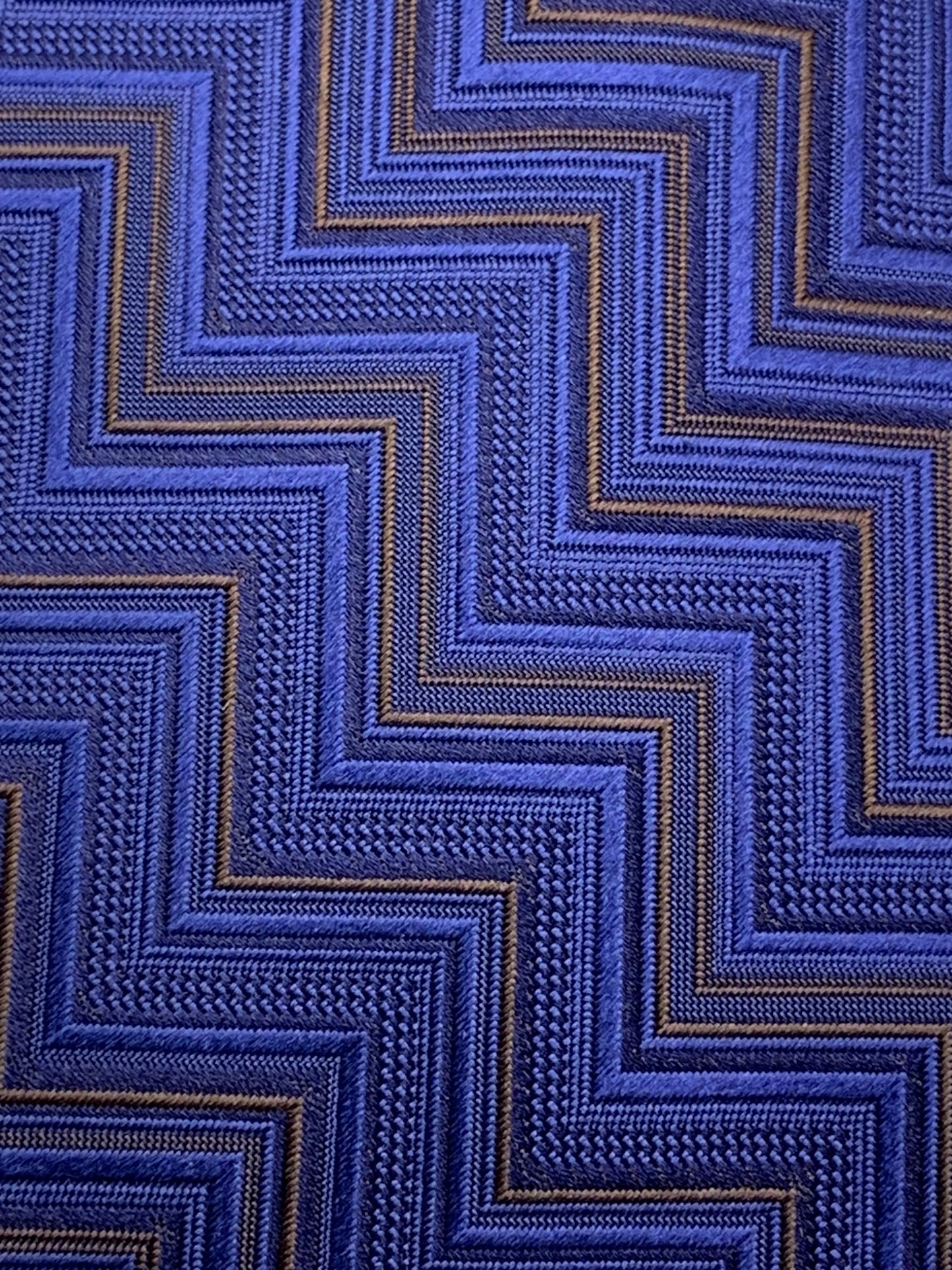 AZZURRO （アズーロ）ジオメトリックヘリンボーンネクタイ：ネイビー✕ブラウン