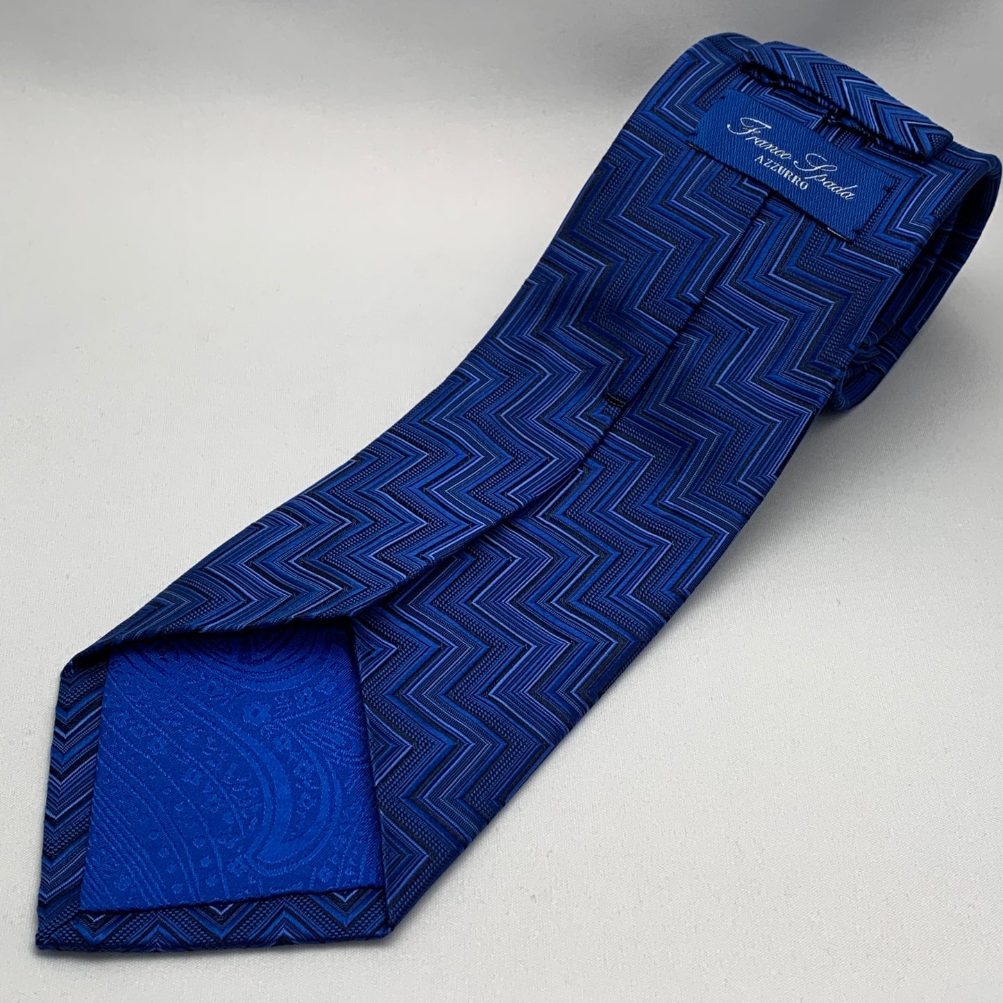 AZZURRO （アズーロ）ジオメトリックヘリンボーンネクタイ：ダークブルー