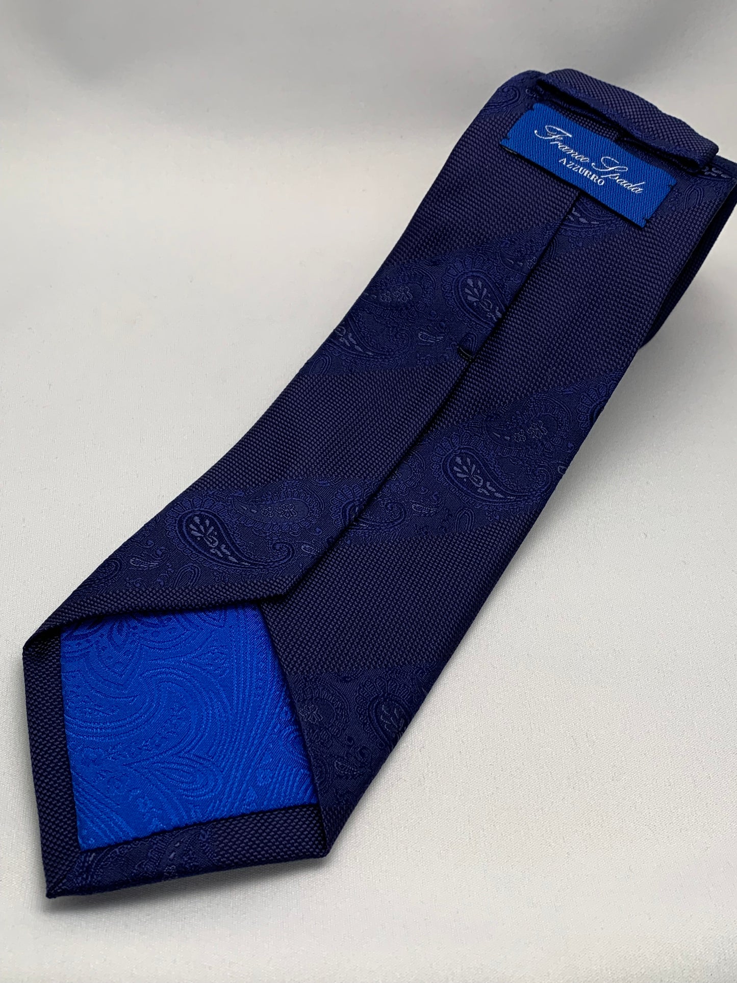 AZZURRO （アズーロ）ペーズリーストライプネクタイ：ネイビー
