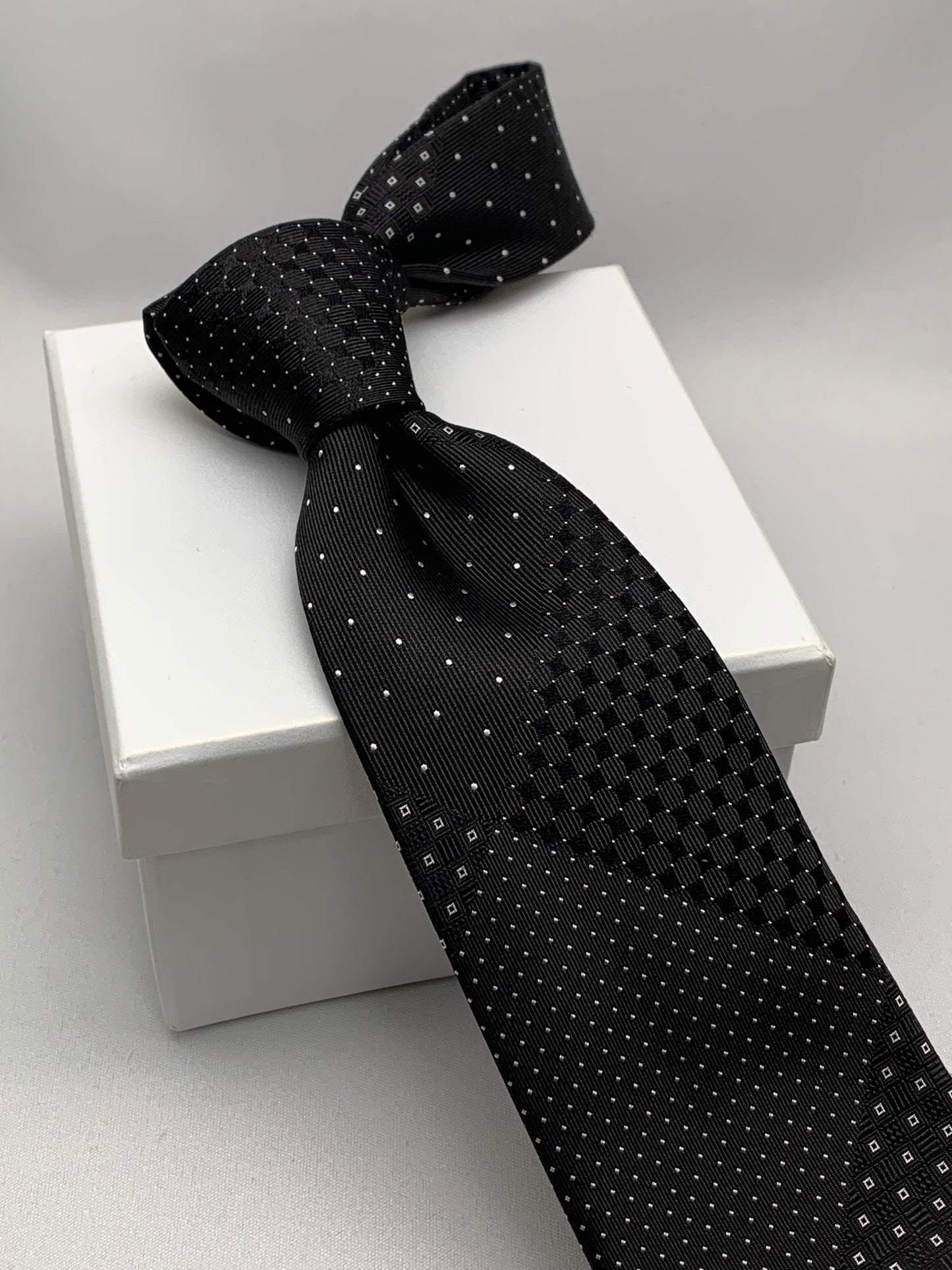 Franco Spada ( フランコスパダ )ドット✕マイクロパッチワークJQネクタイ：ブラック×ホワイト