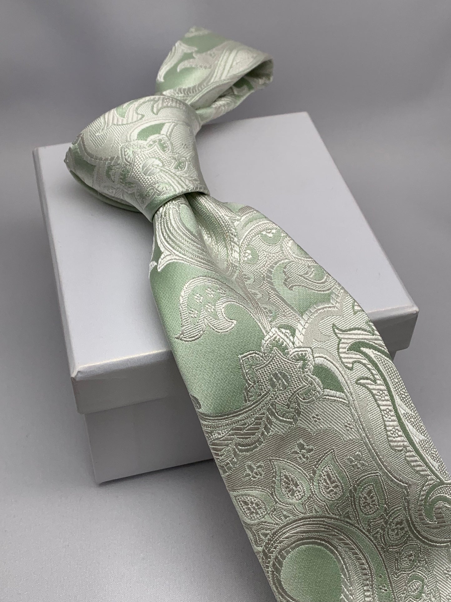 Franco Spada ( フランコスパダ ) NEW SOLID COLOR FORMAL TIE( 大更紗ペーズリー無地調パステルカラーネクタイ)：ペールグリーン