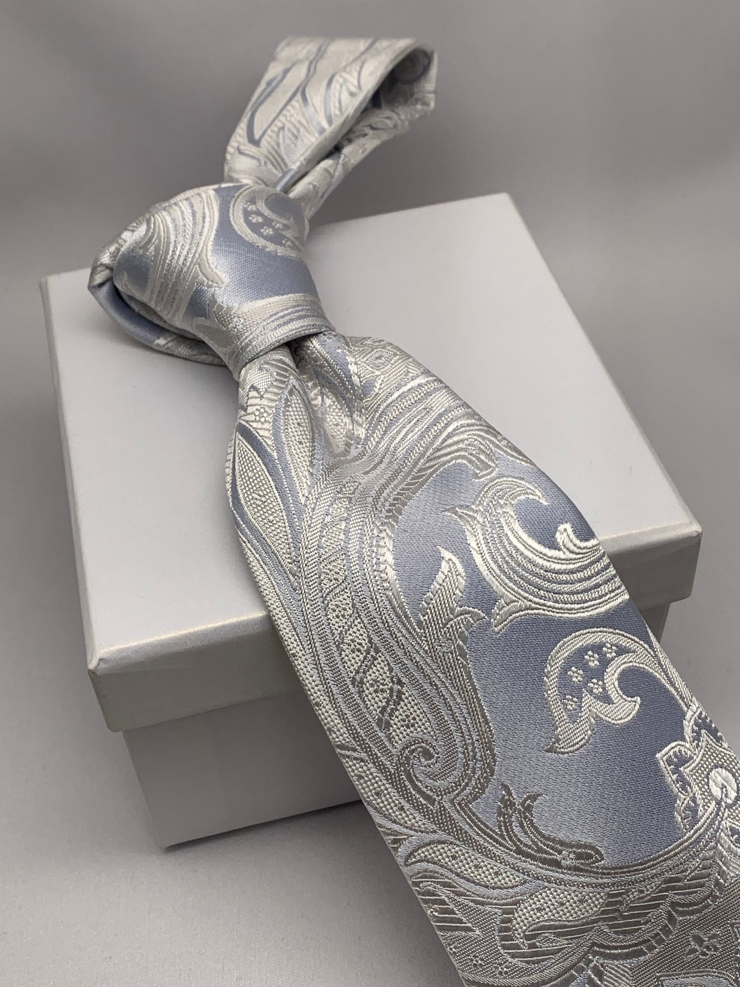 Franco Spada ( フランコスパダ ) NEW SOLID COLOR FORMAL TIE( 大更紗ペーズリー無地調パステルカラーネクタイ)：ロイヤルサックス
