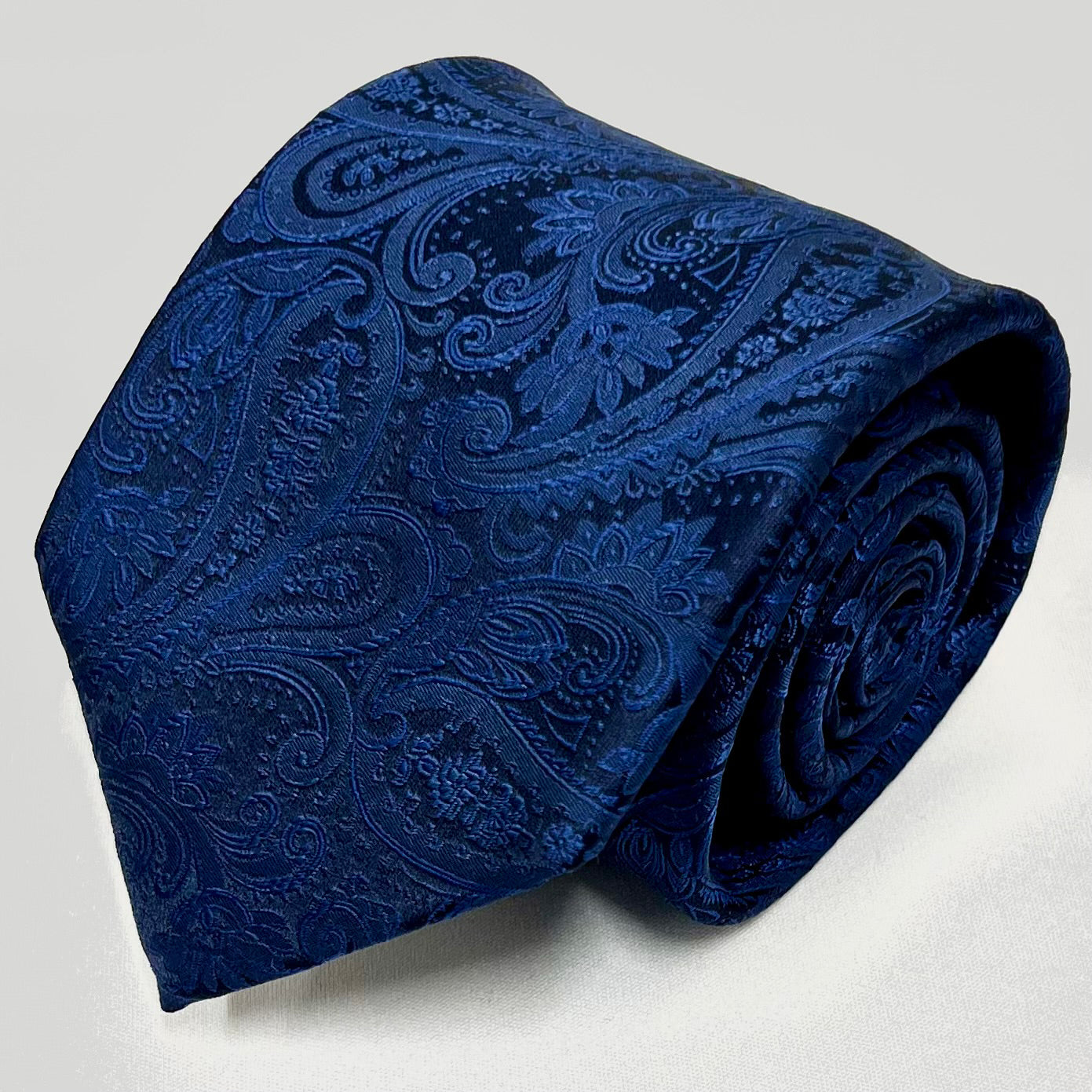 AZZURRO（アズーロ） 新更紗ペーズリーグラデーション無地調ジャガードネクタイ：ミッドナイトネイビー×ダークブルー