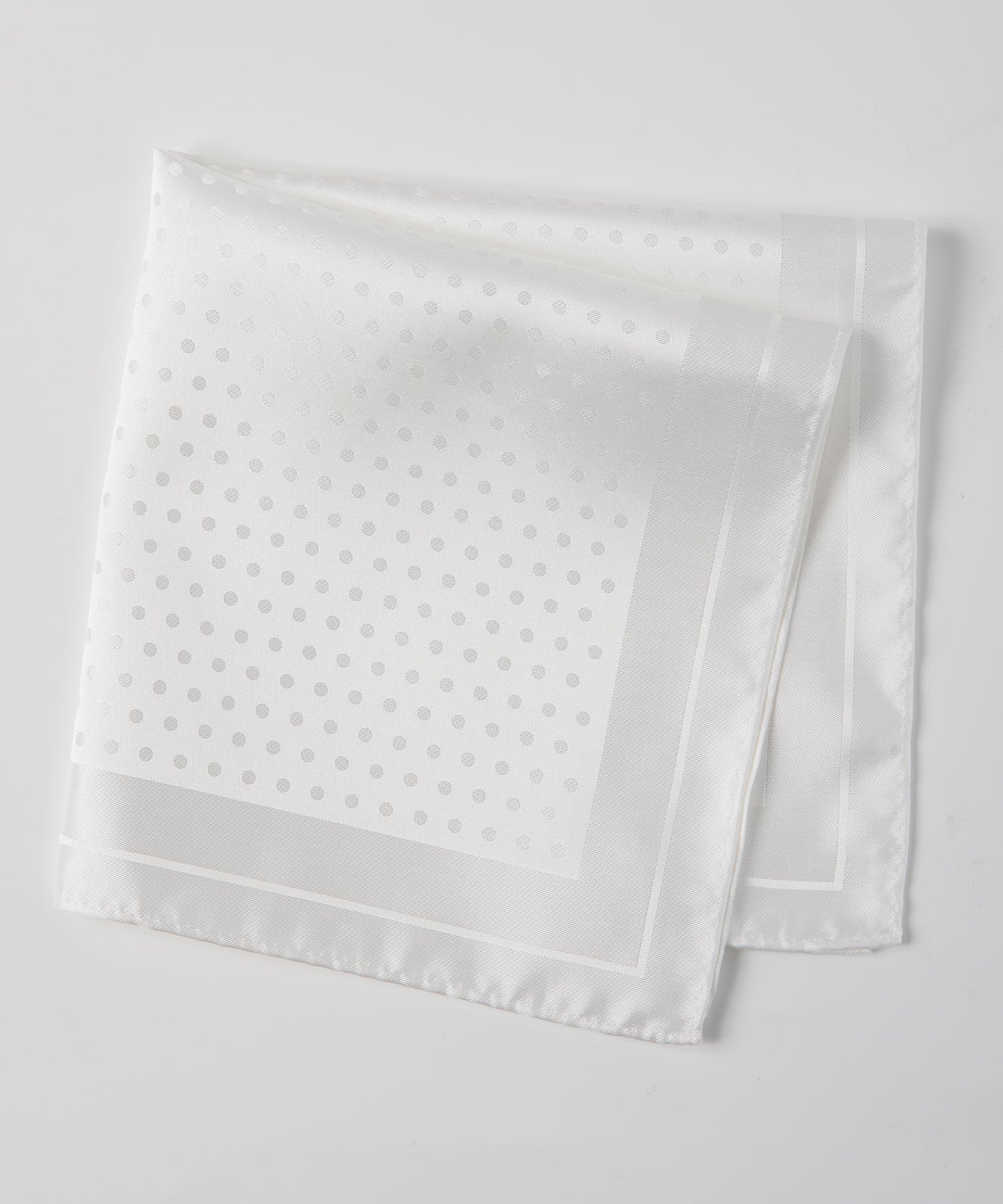 Franco Spada ( フランコスパダ )    4面大小ドットジャガードポケットチーフ：オフ白