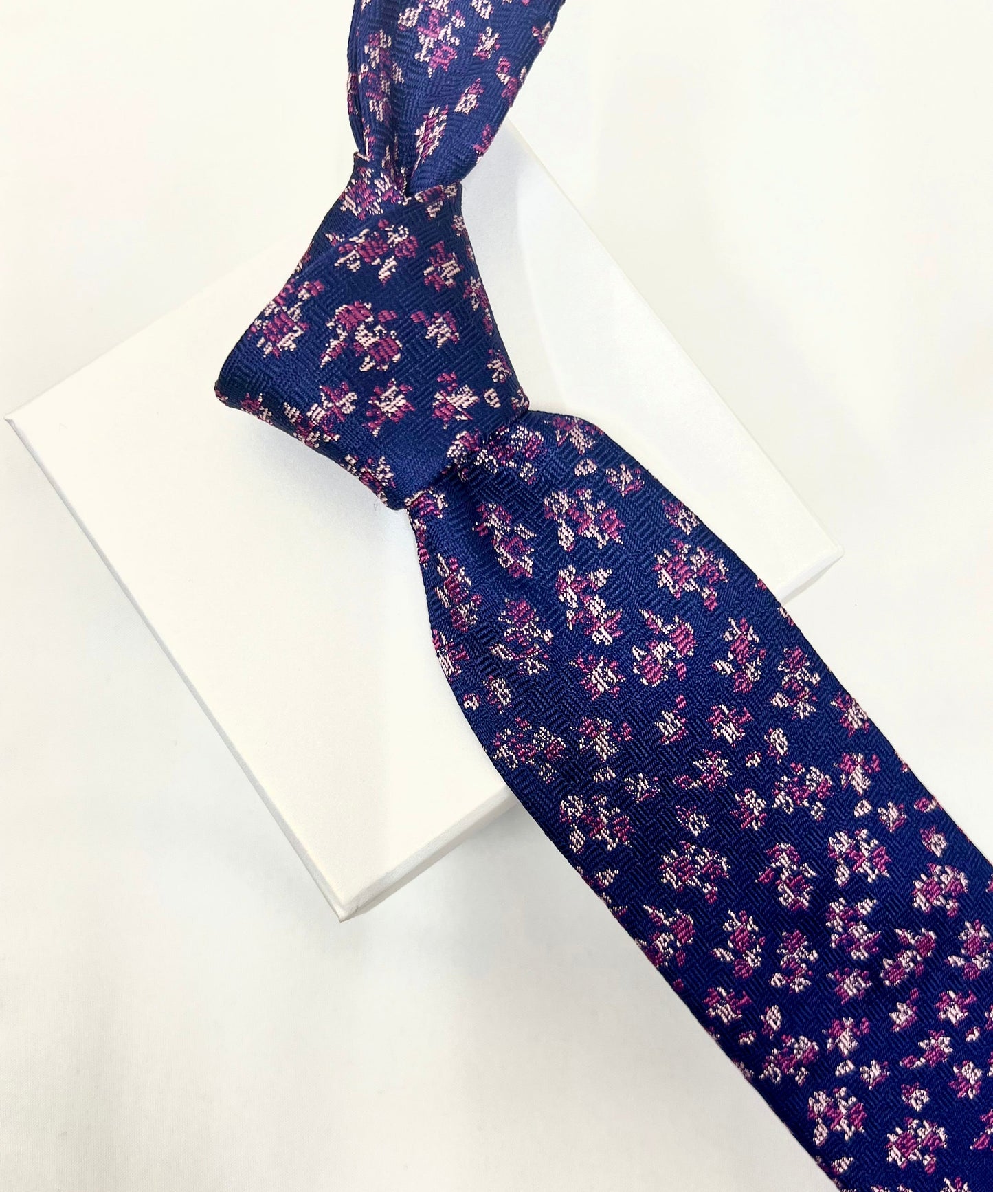 Franco Spada ( フランコスパダ )  フレンチヴィンテージフラワーモチーフネクタイ：ネイビー