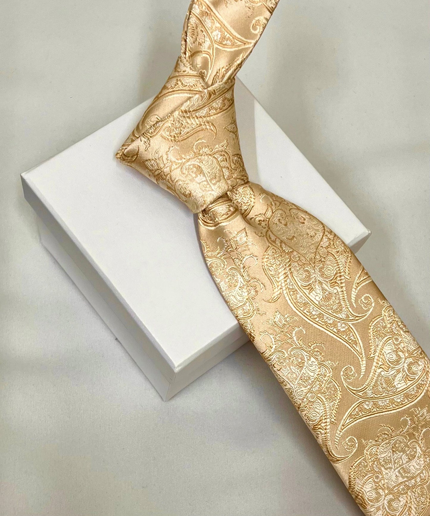 Franco Spada ( フランコスパダ )  NEW FORMALペーズリージャガードネクタイ：シャンパンベージュ