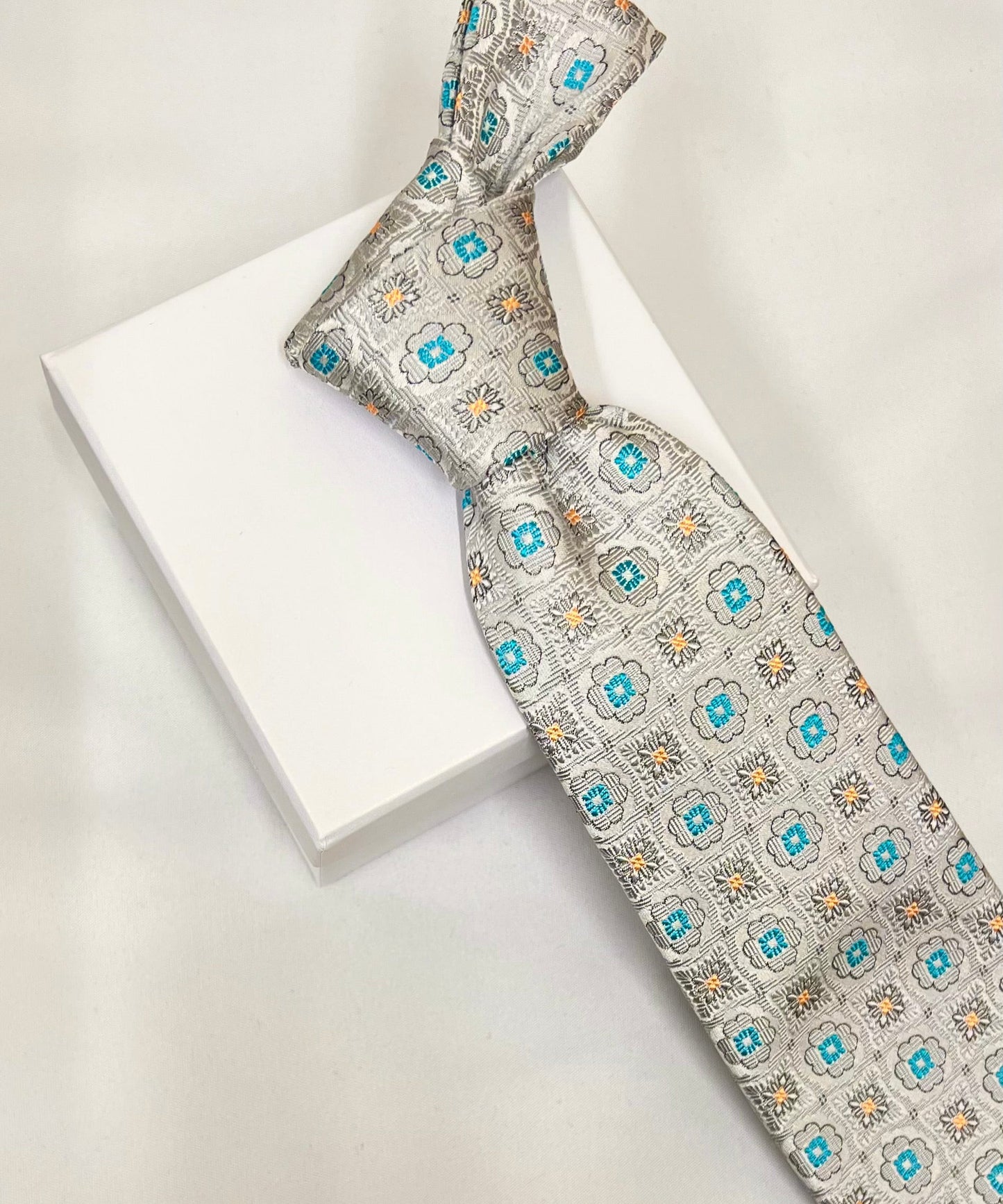 Franco Spada ( フランコスパダ )  フレンチヴィンテージメダリオンジャガードネクタイ１：シルバー