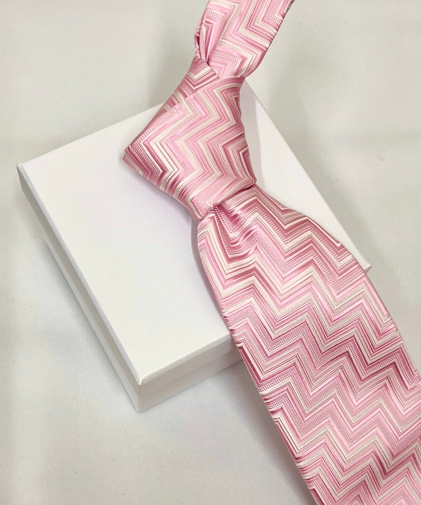 Franco Spada ( フランコスパダ )  NEW FORMALヘリンボーン2トーンカラージャガードネクタイ： ピンク×ホワイト