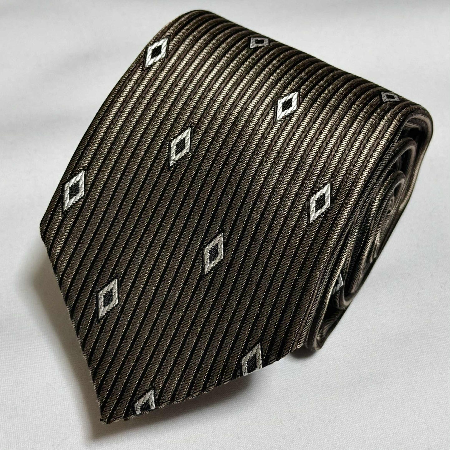 Franco Spada ( フランコスパダ )🆕コンテンポラリーブリティッシュダイヤカットJQネクタイ：サンドベージュ