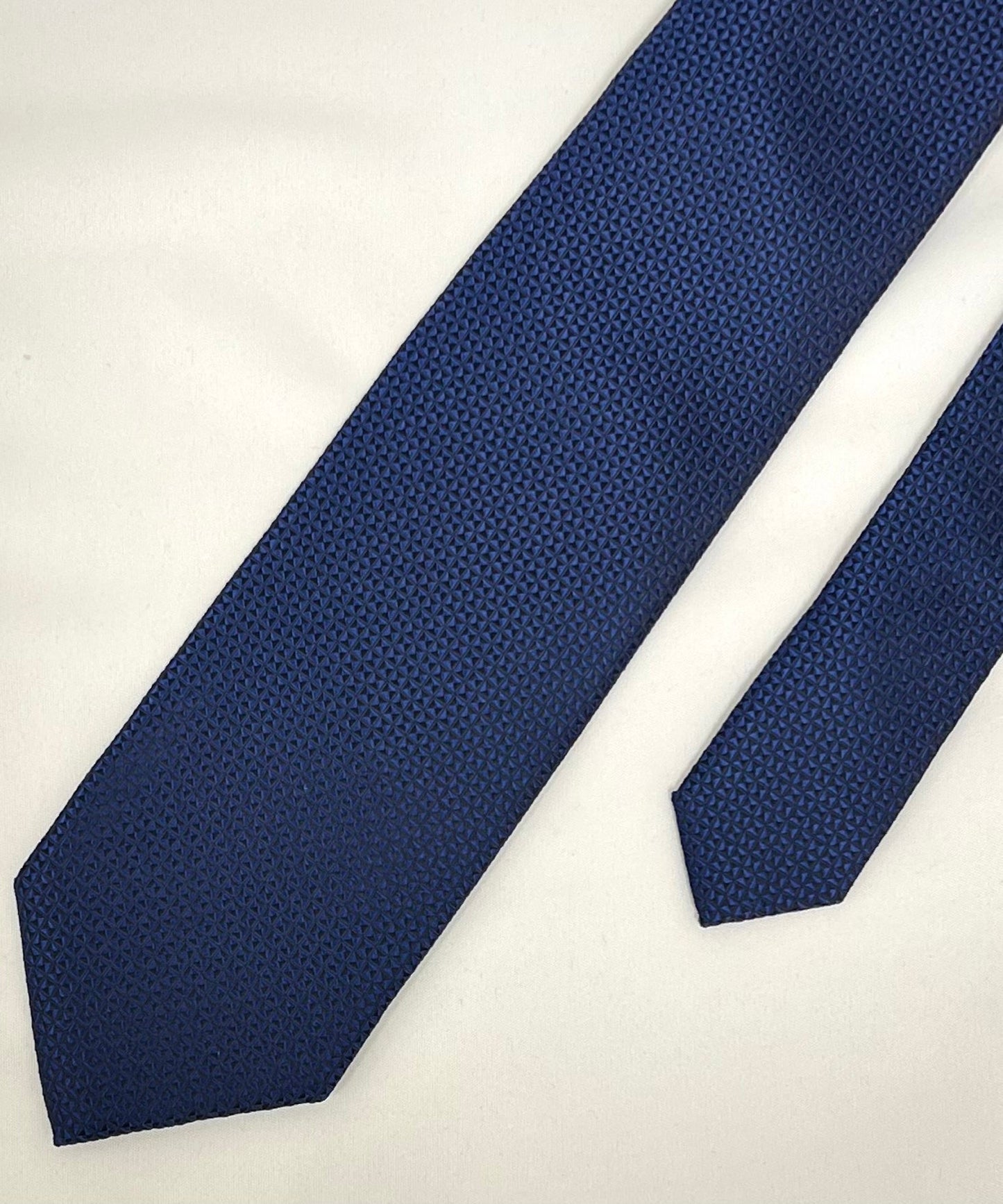 Franco Spada ( フランコスパダ )  ヴィンテージ調スモールジオメトリックソリッドネクタイ：ダークブルー