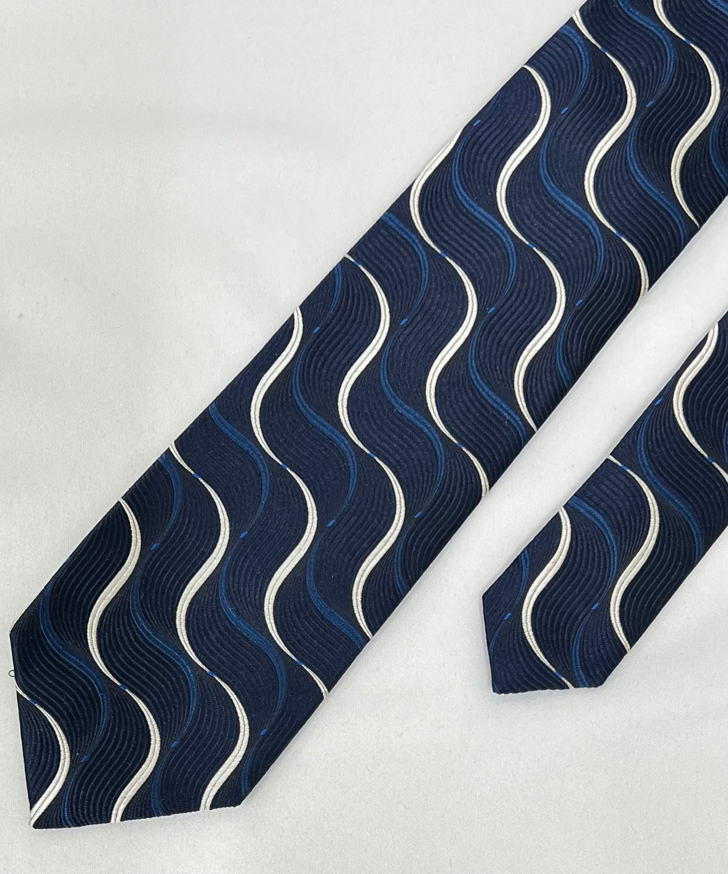 Franco Spada ( フランコスパダ )  ヴィンテージジオメトリックウェーブジャガードネクタイ：ミッドナイトネイビー