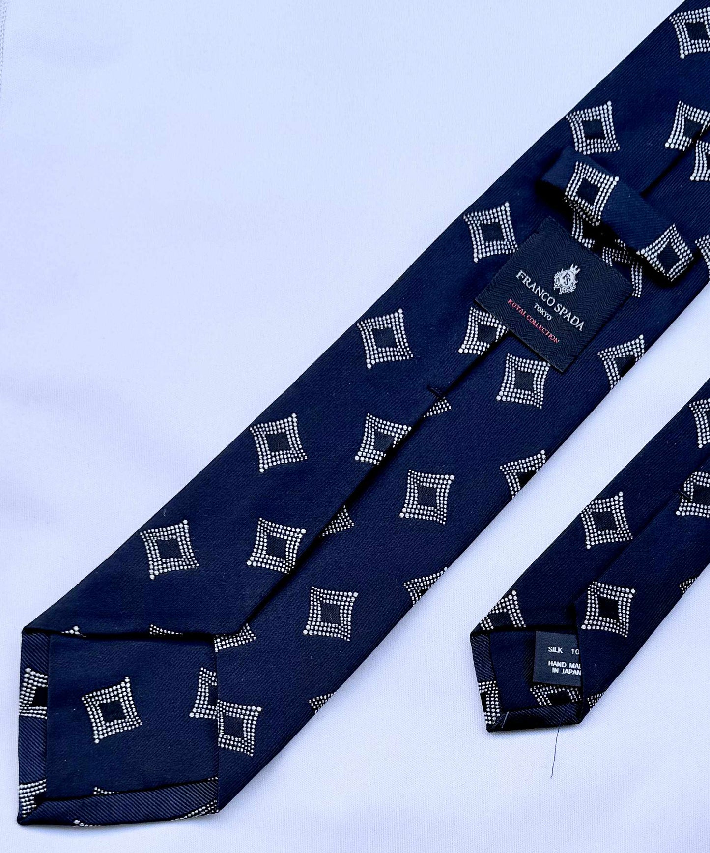 Franco Spada ( フランコスパダ )🆕コンテンポラリーブリティッシュジオメトリックJQネクタイ①：ネイビー