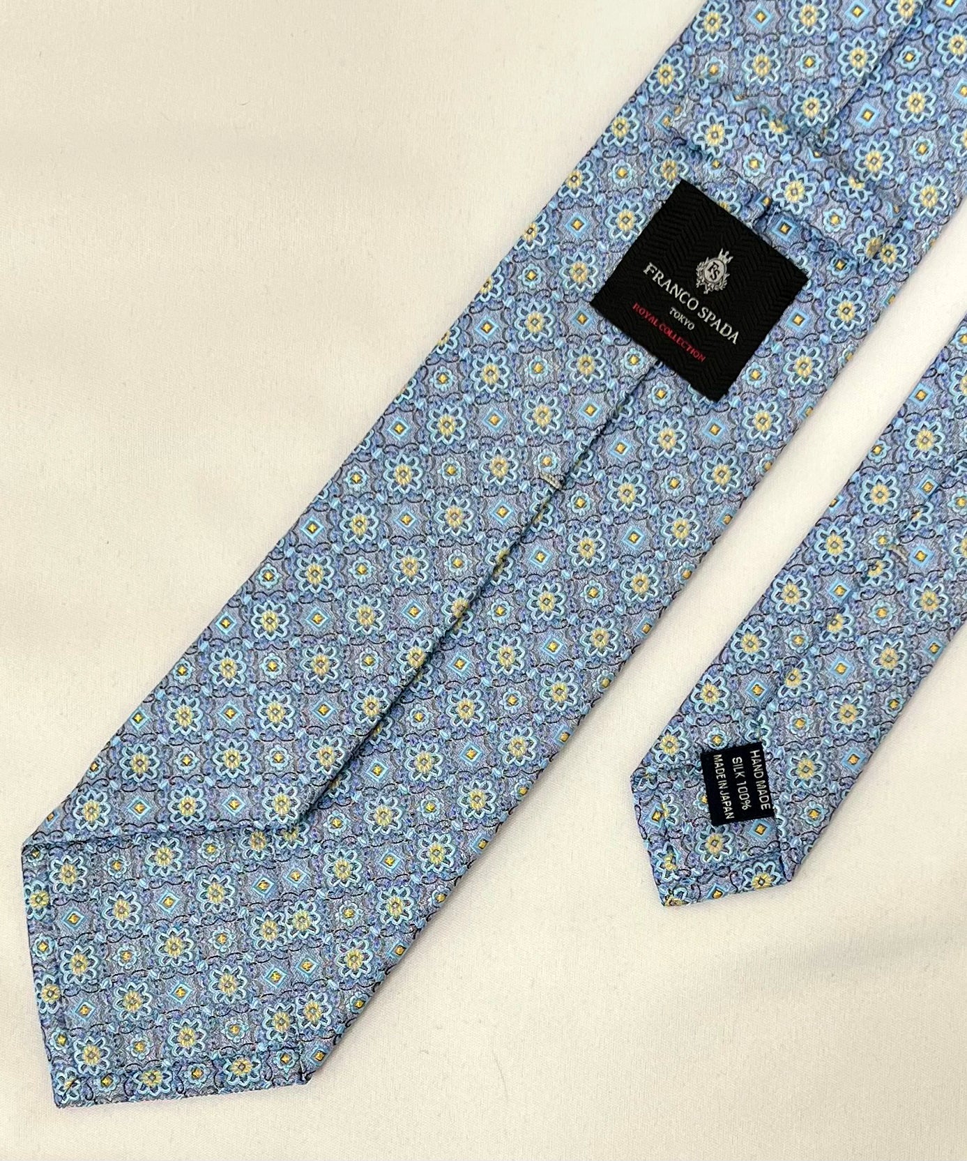 Franco Spada ( フランコスパダ )  フレンチヴィンテージメダリオンジャガードネクタイ２： サックスブルー×イエロー
