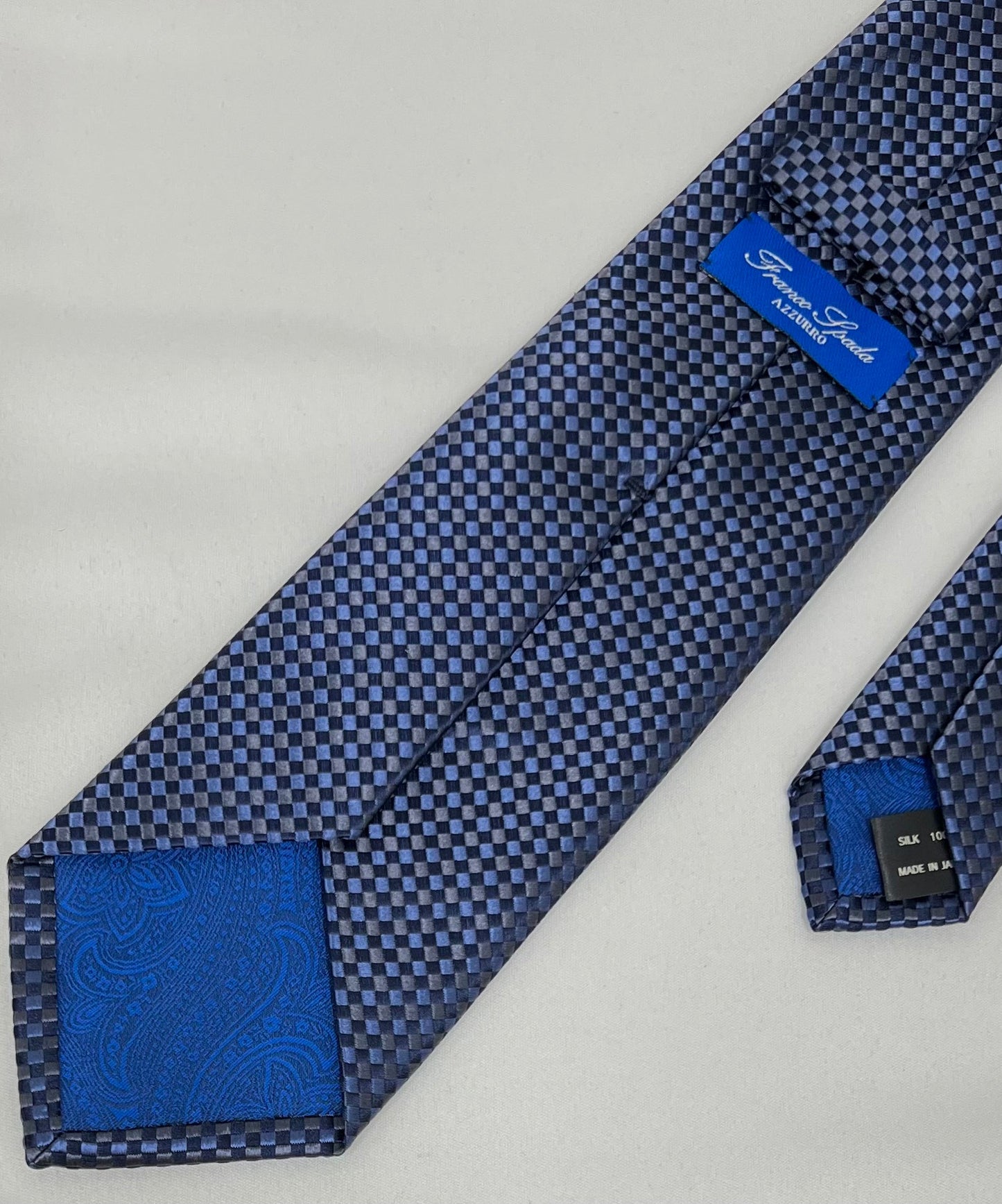 AZZURRO（アズーロ） 新大バスケットグラデーション無地調ジャガードネクタイ：スチールグレー×ライトグレー