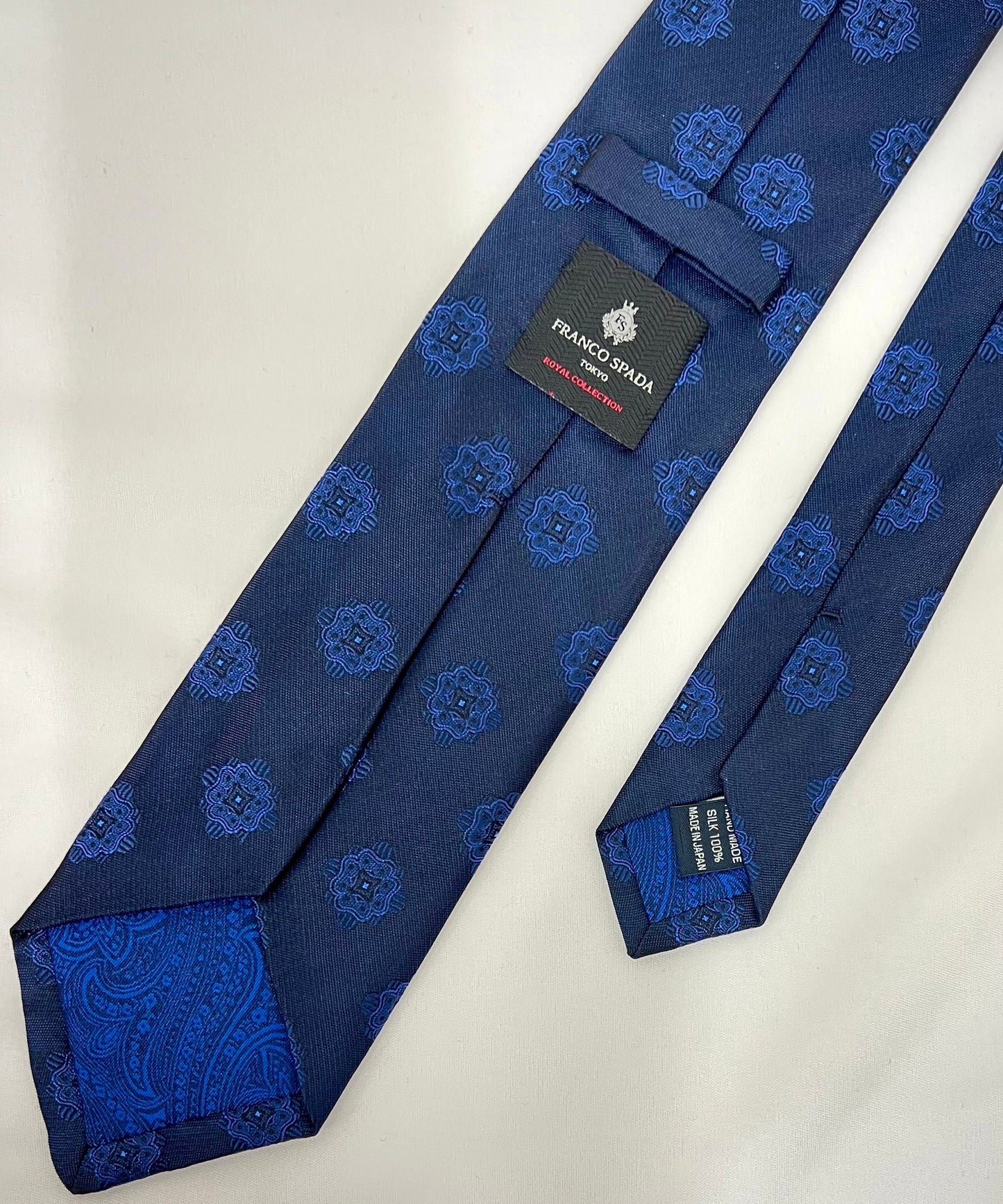 Franco Spada ( フランコスパダ )  ヴィンテージメダリオン無地調ネクタイ：ミッドナイトブルー