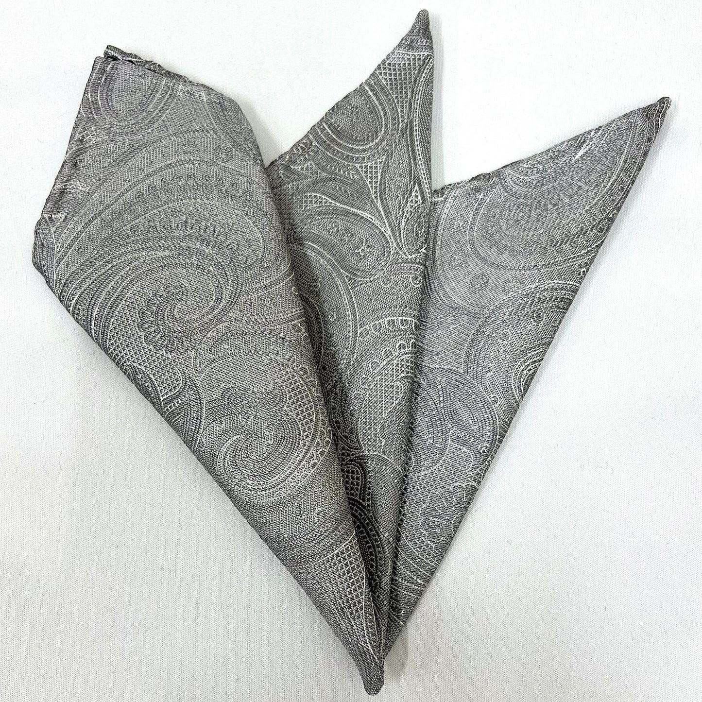 Franco Spada ( フランコスパダ )ハンドロール(手巻き)ポケットチーフ (メランジ無地調大更紗ペーズリー)：シルバーグレー