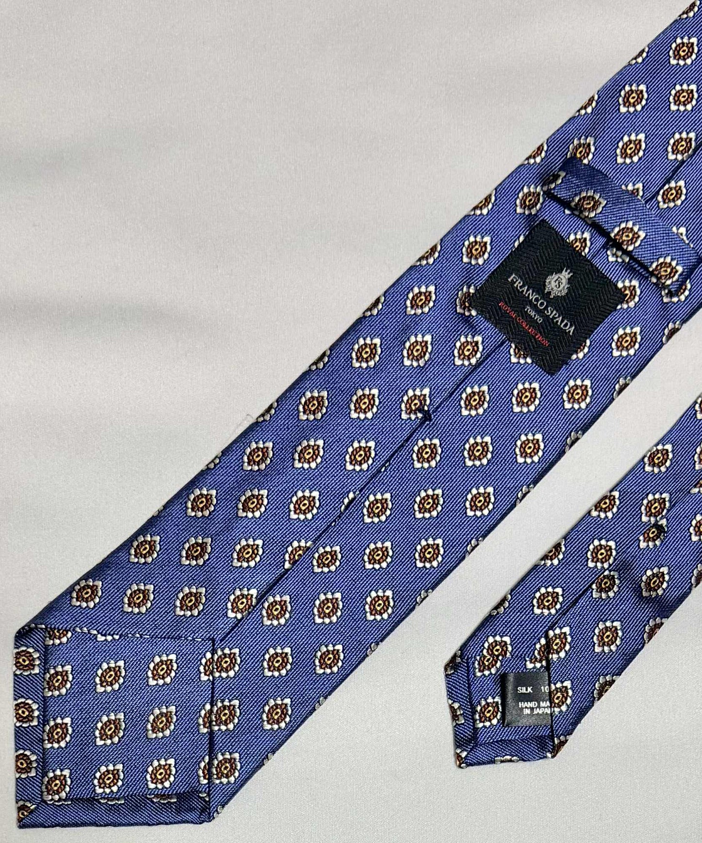 Franco Spada ( フランコスパダ )🆕コンテンポラリーブリティッシュ小紋JQネクタイ：ロイヤルブルー