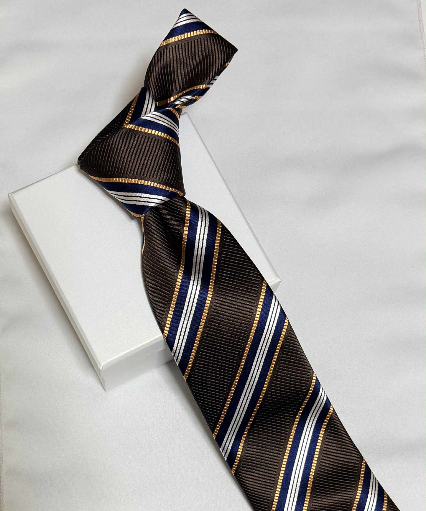 Franco Spada ( フランコスパダ )🆕コンテンポラリーブリティッシュレジメンタルストライプネクタイ：ブラウン×ネイビー×Lオレンジ