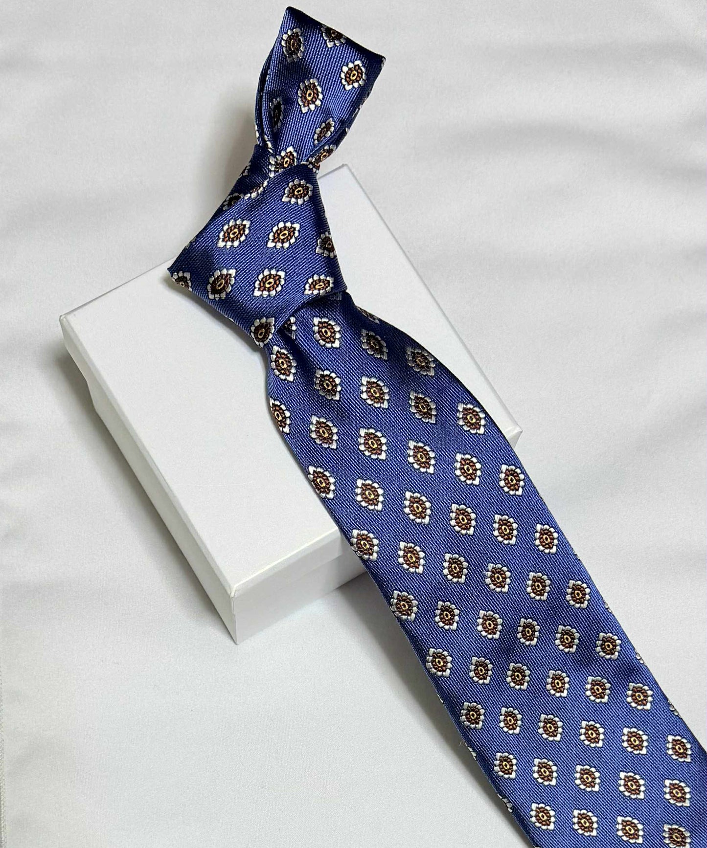 Franco Spada ( フランコスパダ )🆕コンテンポラリーブリティッシュ小紋JQネクタイ：ロイヤルブルー