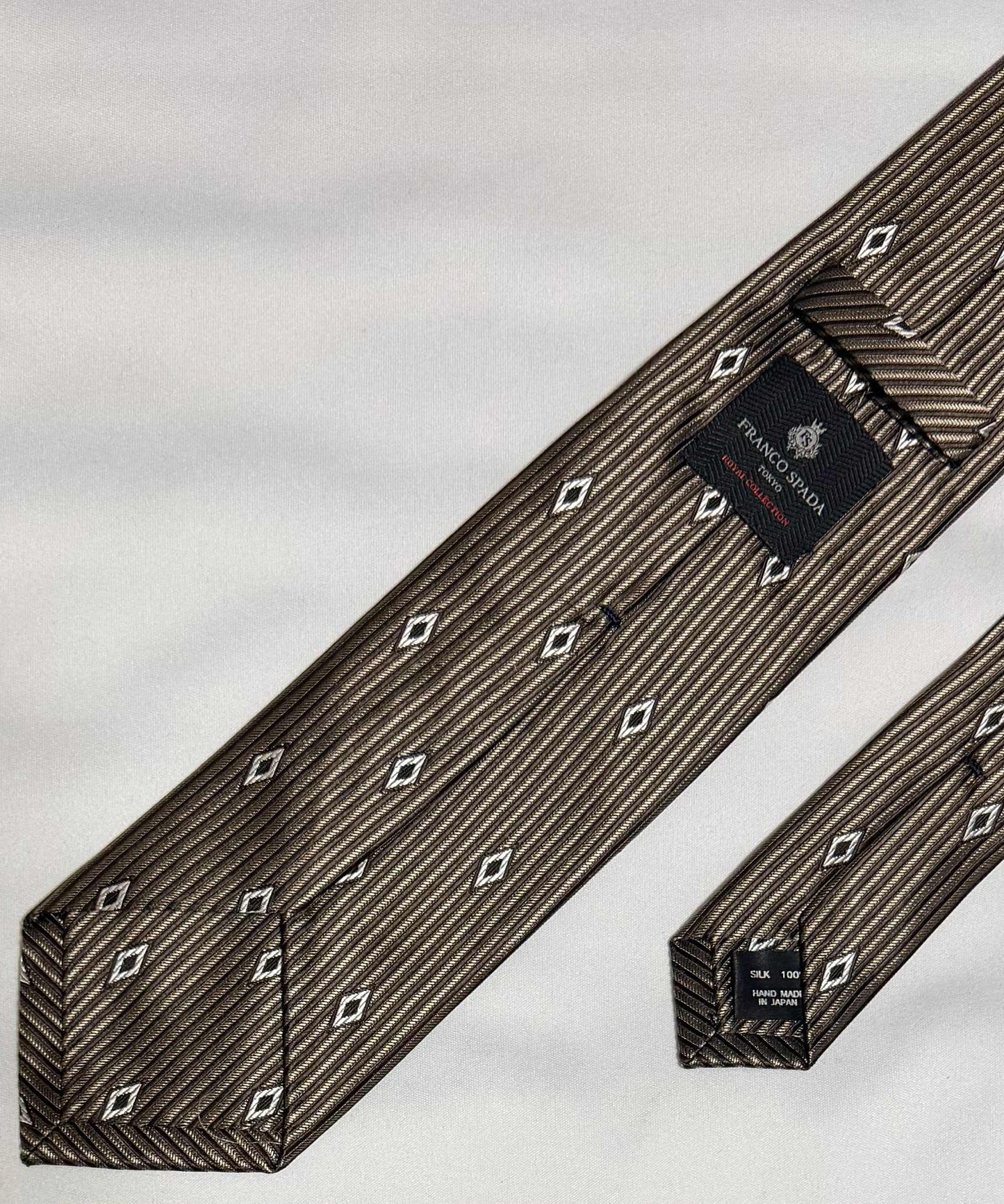 Franco Spada ( フランコスパダ )🆕コンテンポラリーブリティッシュダイヤカットJQネクタイ：サンドベージュ