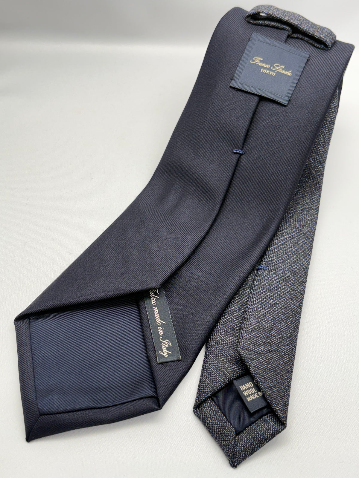 Franco Spada ( フランコスパダ )  Solid Wool ( 綾無地 )コンビネーションネクタイ Vitale Barberis Canonico ( ビダル バルべリス カノニコ )：大剣ネイビー×小剣グレー