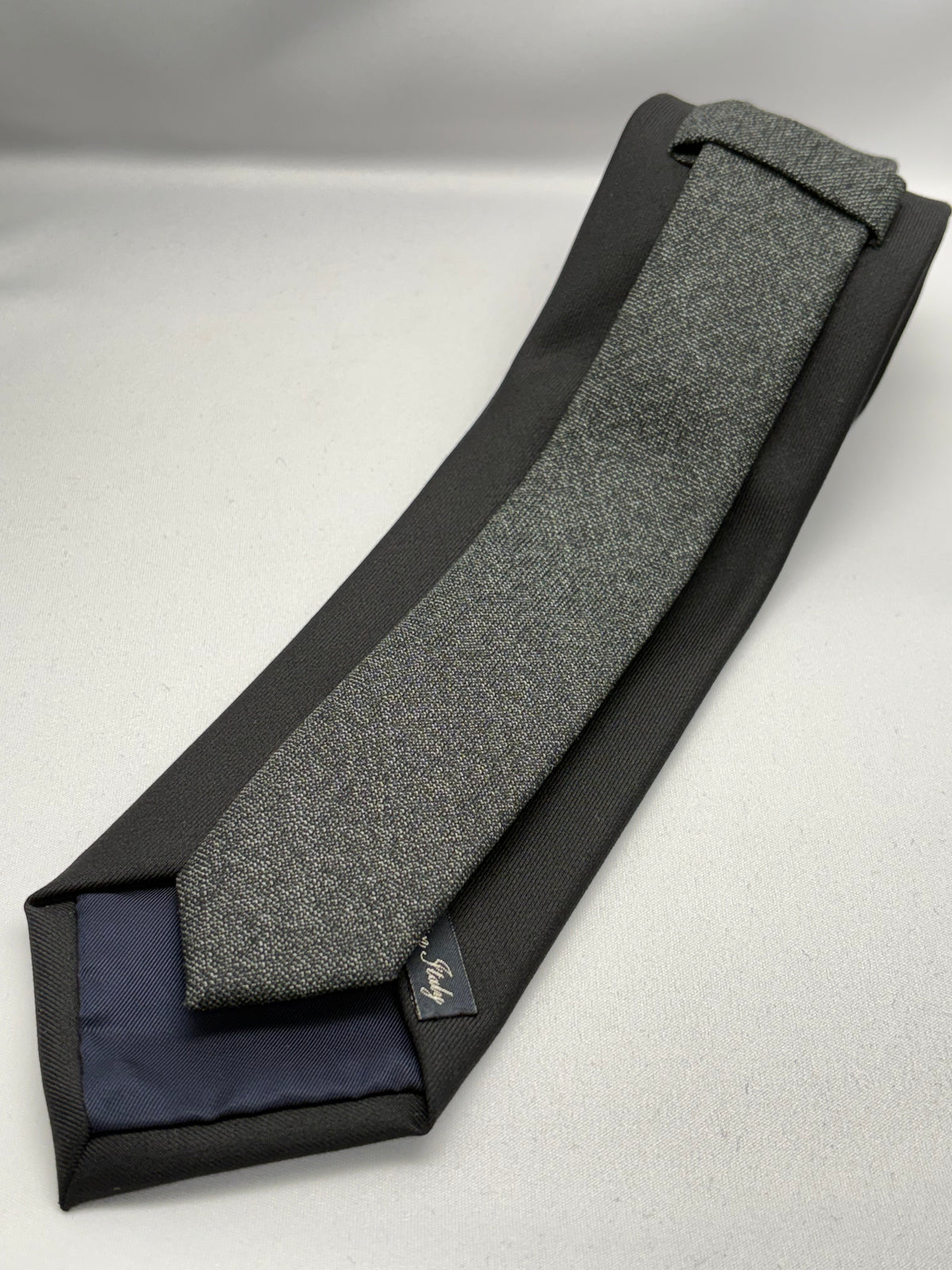 Franco Spada ( フランコスパダ )  Solid Wool ( 綾無地 )コンビネーションネクタイ Vitale Barberis Canonico ( ビダル バルべリス カノニコ )：大剣ブラック×小剣グレー