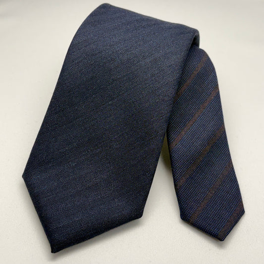 Franco Spada ( フランコスパダ )  Solid Wool ( ヘリンボーン無地 )コンビネーションネクタイ Vitale Barberis Canonico ( ビダル バルべリス カノニコ )：大剣ネイビー×小剣ネイビーストライプ