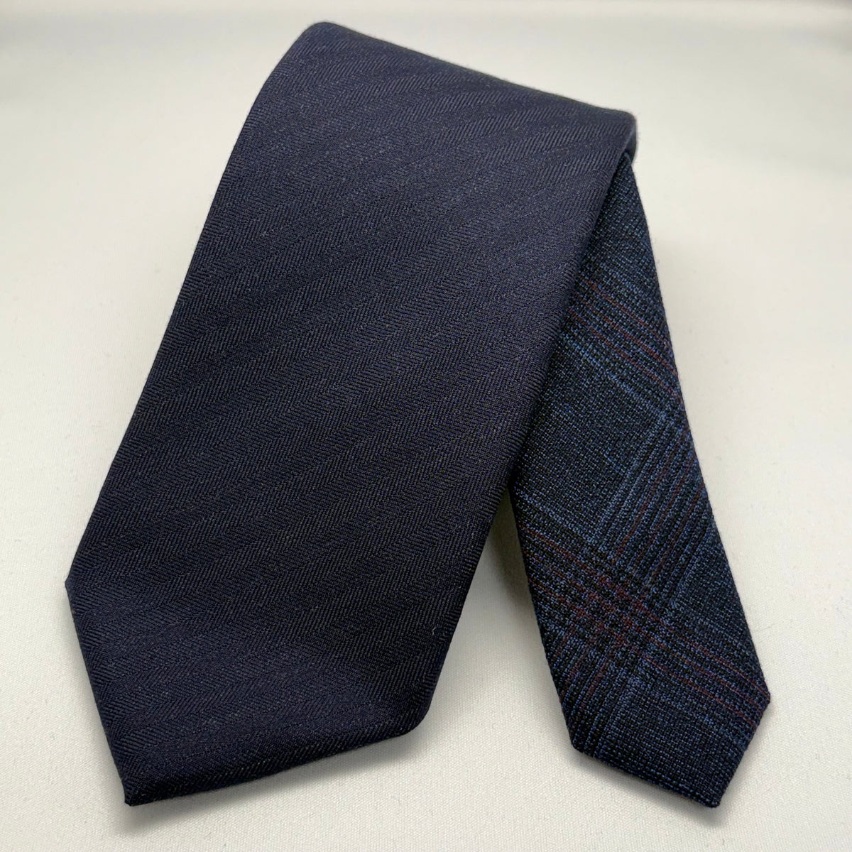 Franco Spada ( フランコスパダ )  Solid Wool ( ヘリンボーン無地 )コンビネーションネクタイ Vitale Barberis Canonico ( ビダル バルべリス カノニコ )：大剣ネイビー×小剣ネイビーチェック
