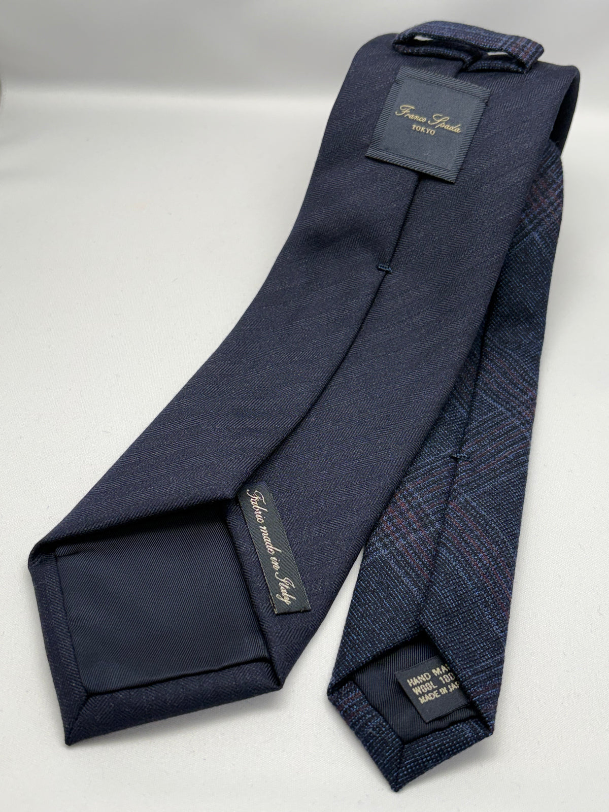 Franco Spada ( フランコスパダ )  Solid Wool ( ヘリンボーン無地 )コンビネーションネクタイ Vitale Barberis Canonico ( ビダル バルべリス カノニコ )：大剣ネイビー×小剣ネイビーチェック