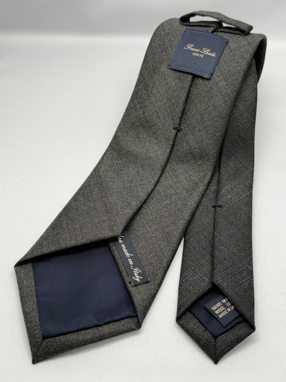Franco Spada ( フランコスパダ )  Solid Wool ( MグレーTop無地 )コンビネーションネクタイ Vitale Barberis Canonico ( ビダル バルべリス カノニコ )：大剣Mグレー×小剣シャドーチェックダークグレー
