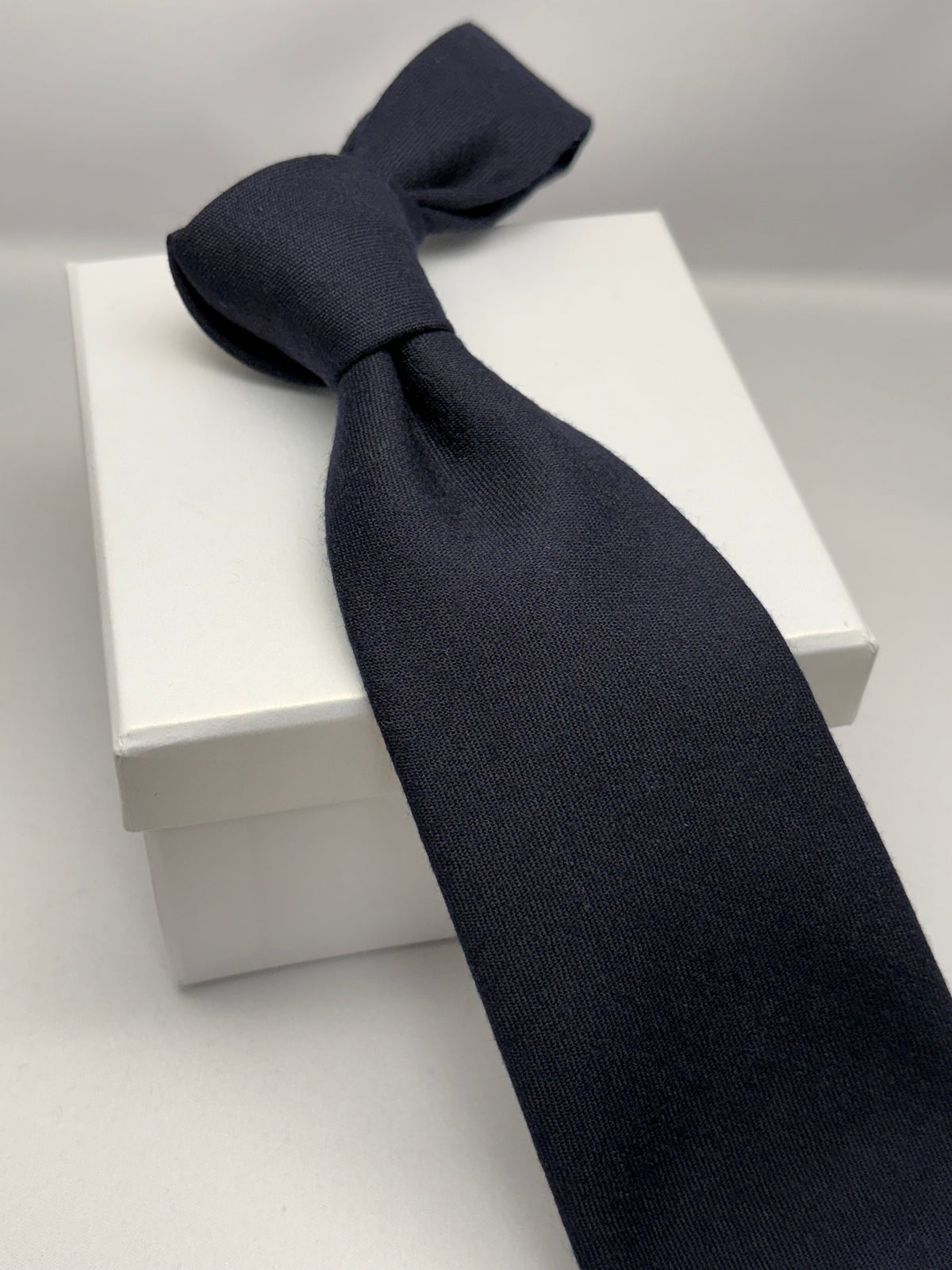 Franco Spada ( フランコスパダ )  Solid Wool ( 綾無地 )コンビネーションネクタイ Vitale Barberis Canonico ( ビダル バルべリス カノニコ )：大剣ネイビー×小剣チェックネイビー×ブラウン
