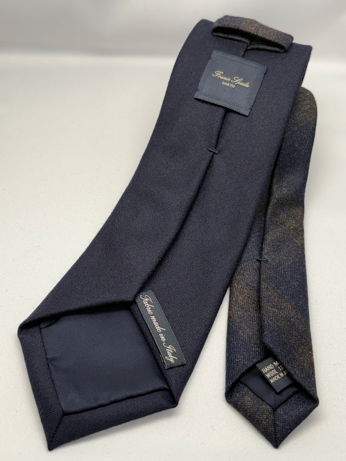 Franco Spada ( フランコスパダ )  Solid Wool ( 綾無地 )コンビネーションネクタイ Vitale Barberis Canonico ( ビダル バルべリス カノニコ )：大剣ネイビー×小剣チェックネイビー×ブラウン