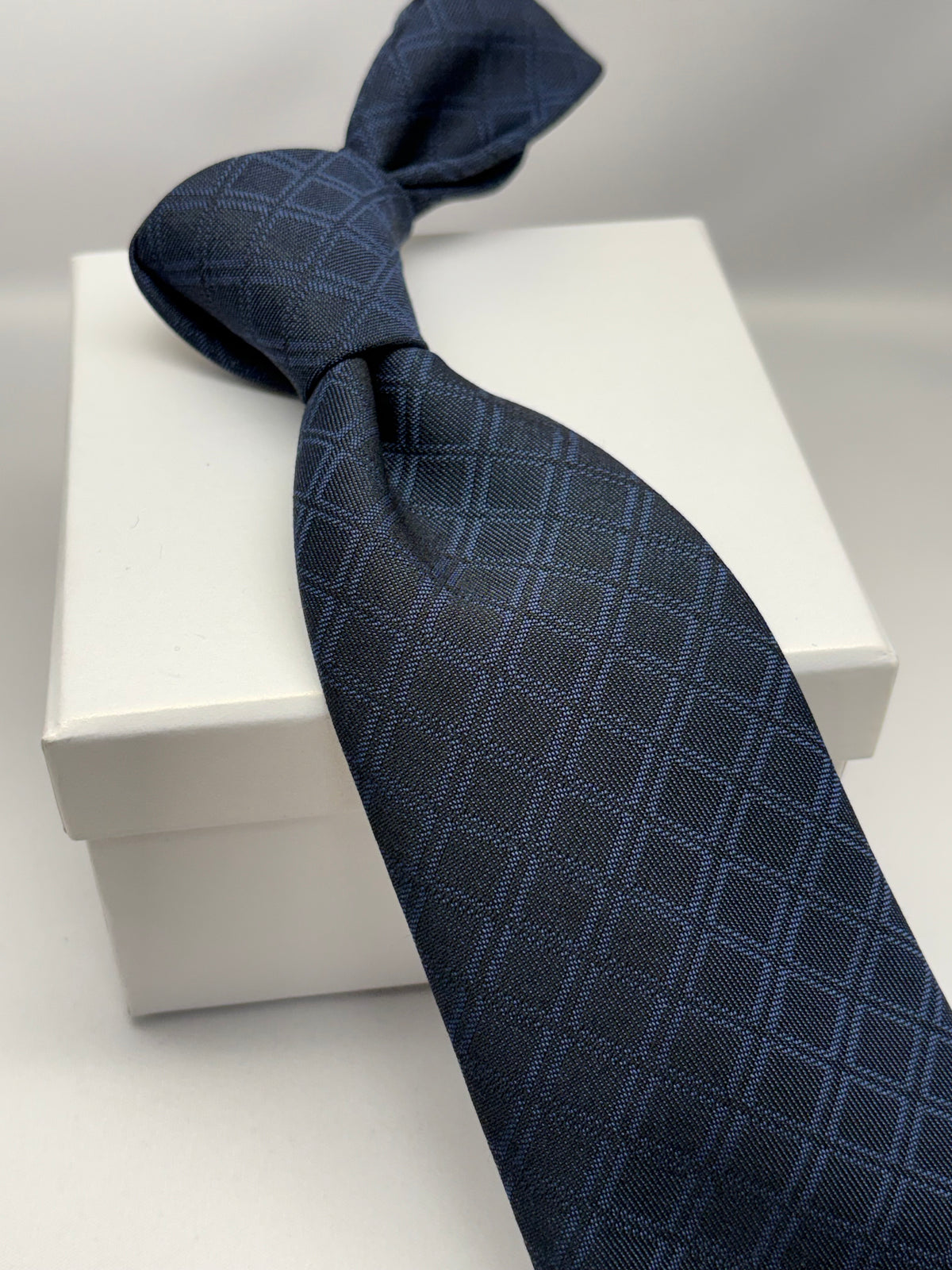 Franco Spada ( フランコスパダ )  Shadow CheckWool HandRolledネクタイ Vitale Barberis Canonico ( ビダル バルべリス カノニコ )：シャドー小チェックネイビー
