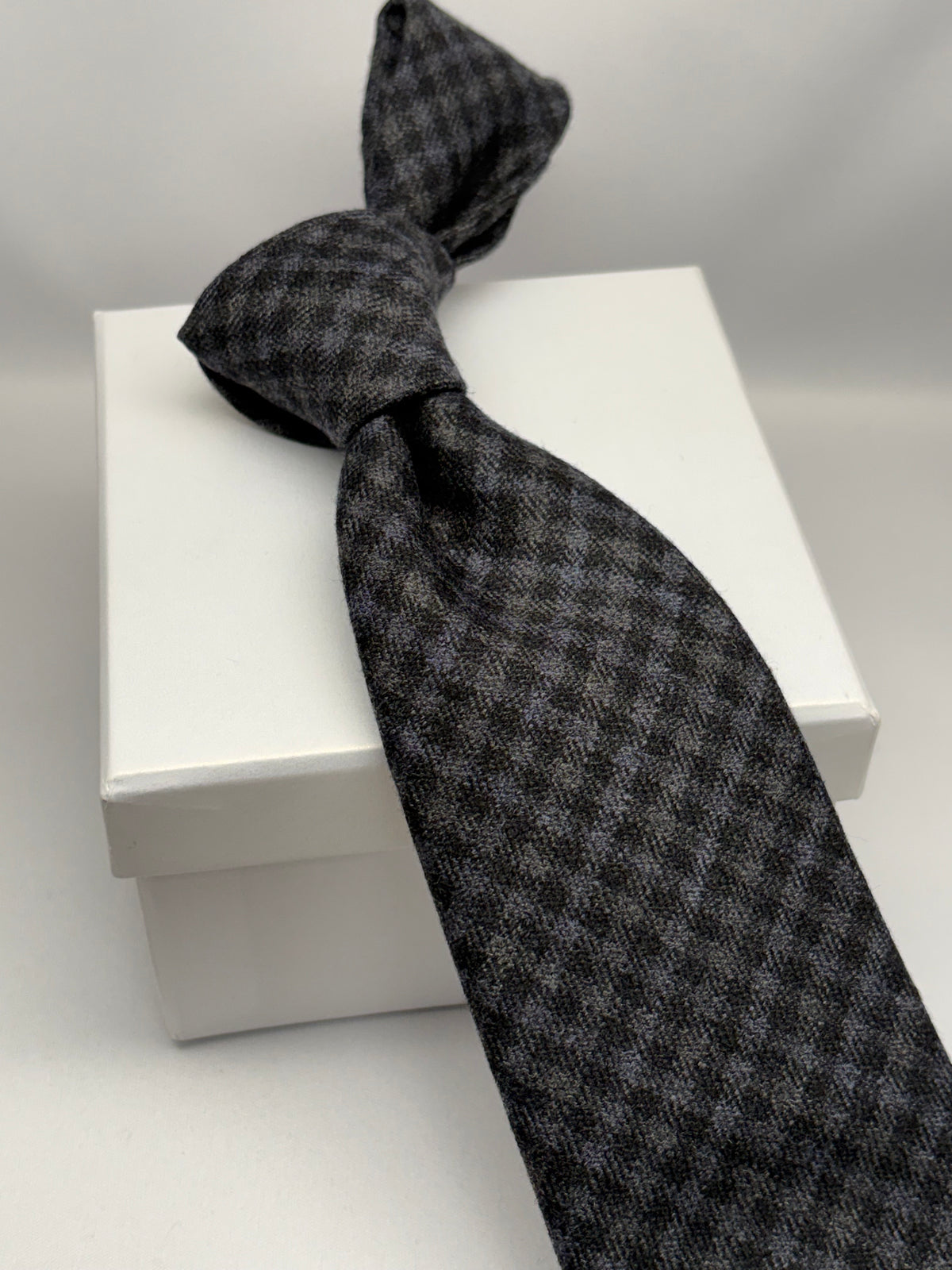 Franco Spada ( フランコスパダ ) ダークカラーギンガムチェックウールネクタイErmenegildo Zegna Trofeo（エルメネジルドゼニアトロフェオ )：チャコールグレー