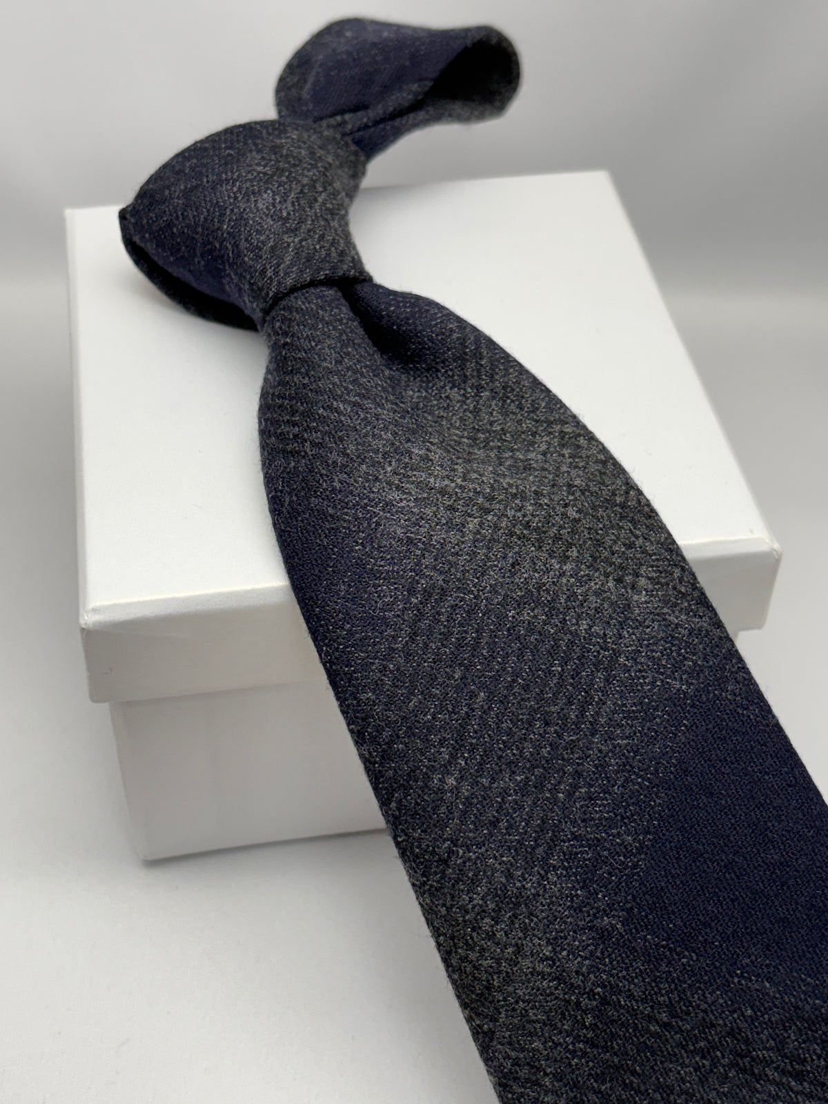 Franco Spada ( フランコスパダ )  ダークシャドーチェックウールネクタイ Vitale Barberis Canonico ( ビダル バルべリス カノニコ )：ネイビー×グレー