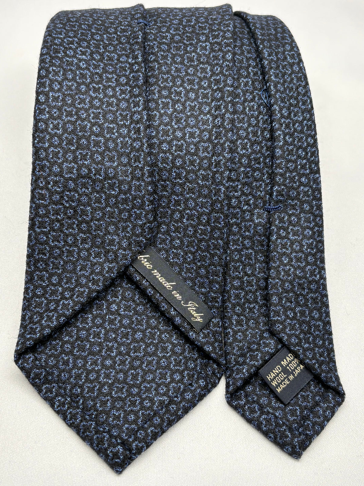 Franco Spada ( フランコスパダ )  小紋ジャガードウールネクタイ Vitale Barberis Canonico ( ビィターレバルべリス カノニコ )：ネイビー×サックス